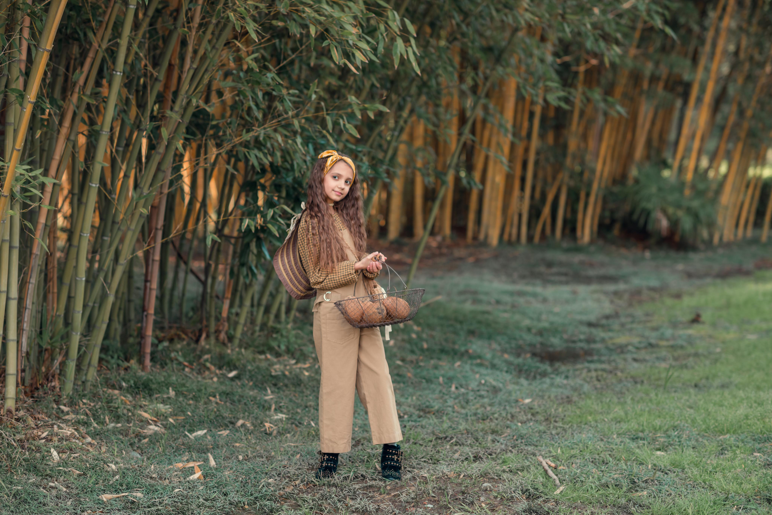 сочи адлер юг море пальма бамбук девочка коричневый зима весна лето осень кокос