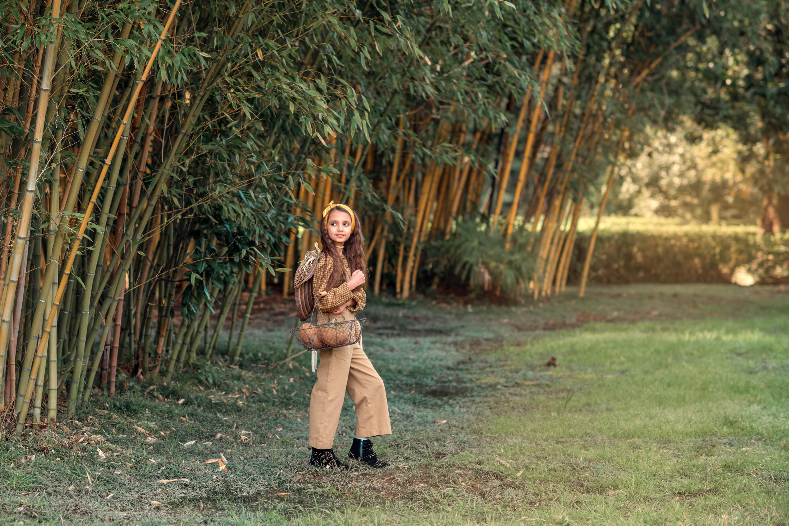 сочи адлер юг море пальма бамбук девочка коричневый зима весна лето осень кокос