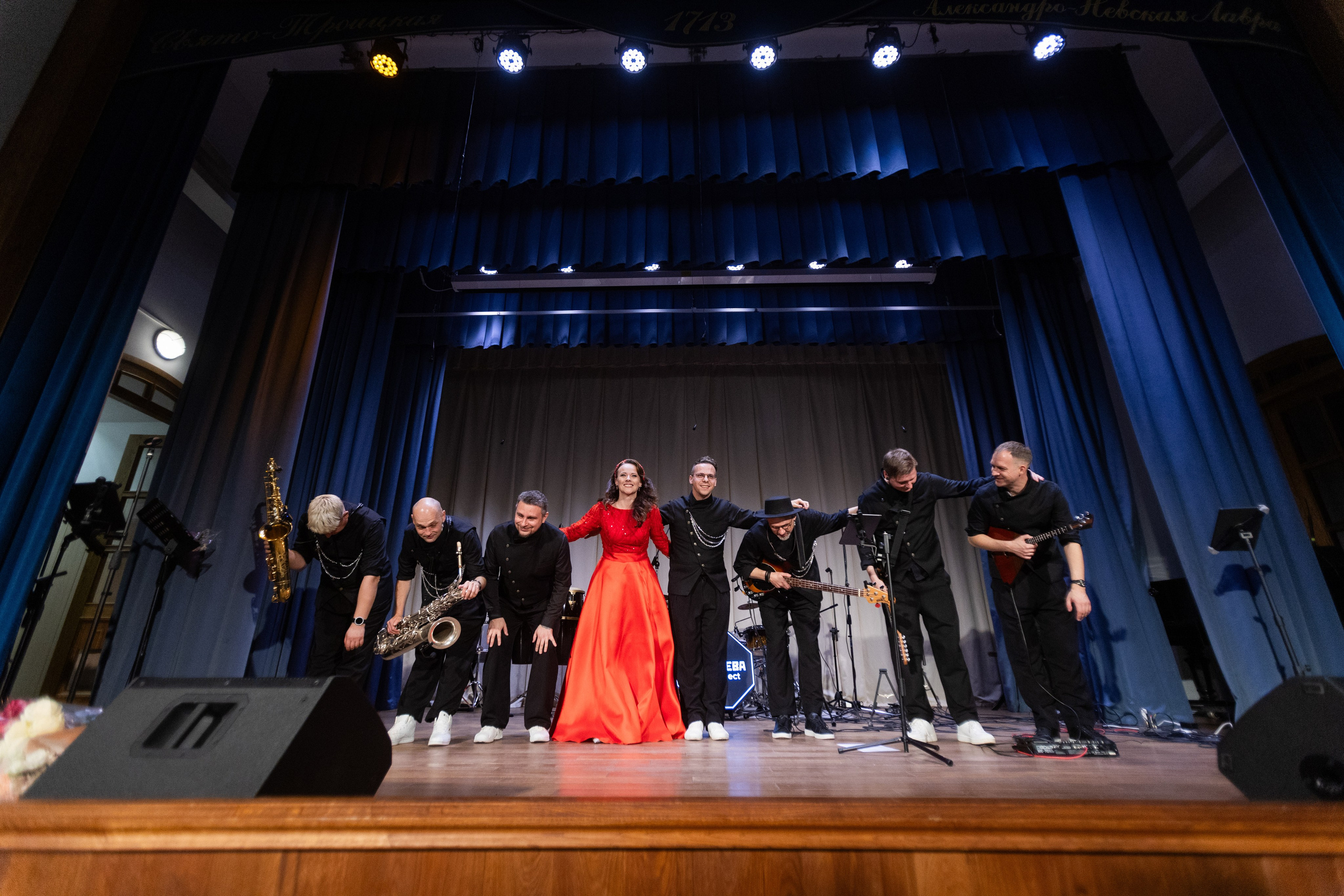 Сольный концерт 4.10. СУРОВЦЕВА project. Эстрадно-народный кавер-бэнд