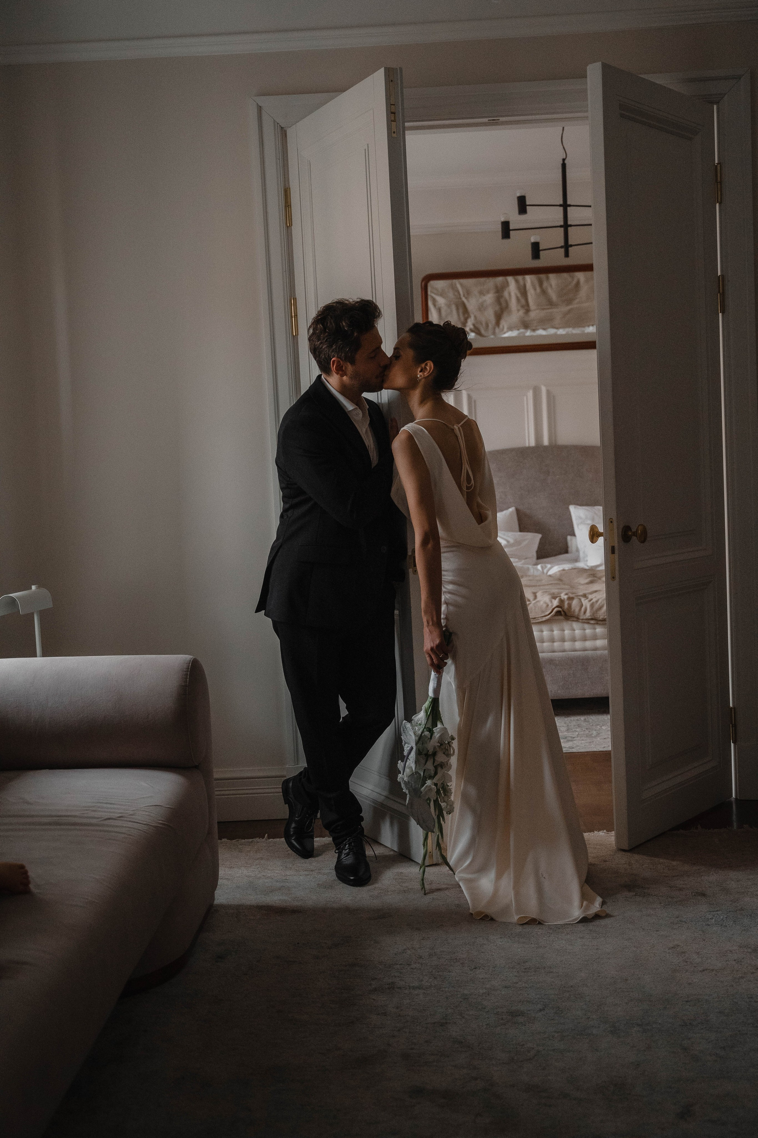 Совместные сборы в одной квартире…. Свадебный фотограф Казань Анастасия Доле