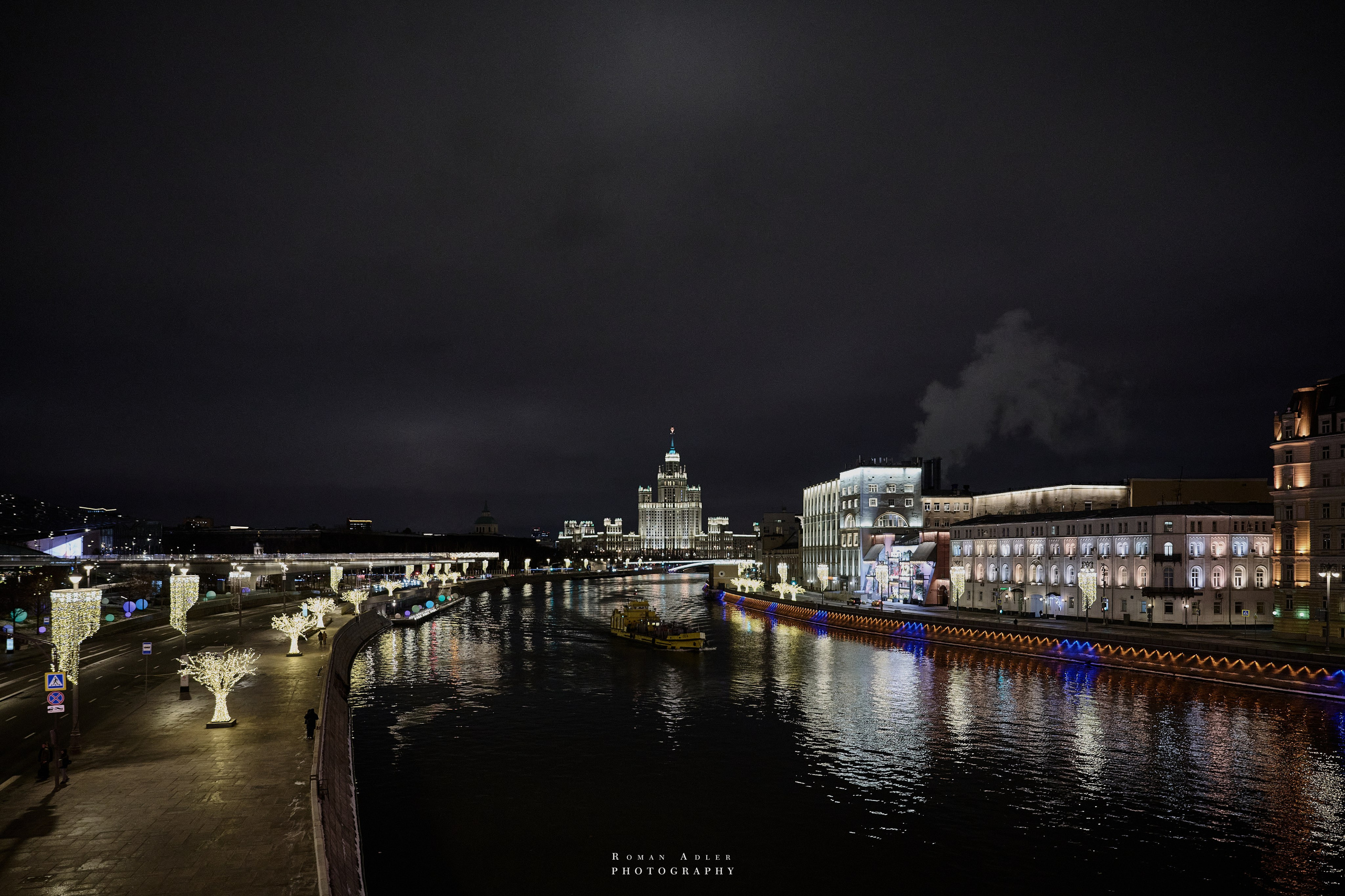 Новогодняя ночная Москва 2025. Фотограф Роман Адлер