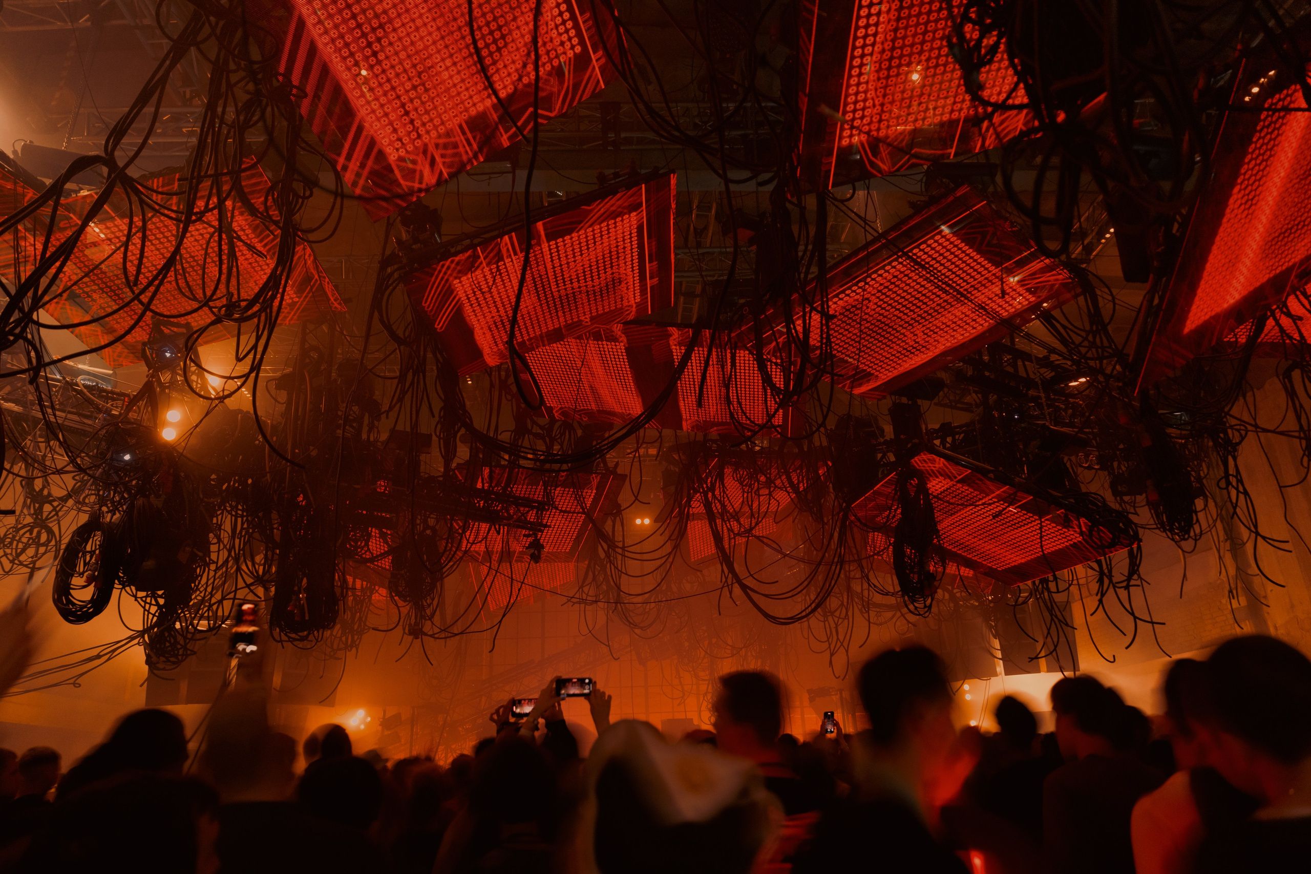 Outline 2024. @tomrus: Рустам Шагиморданов — фотограф