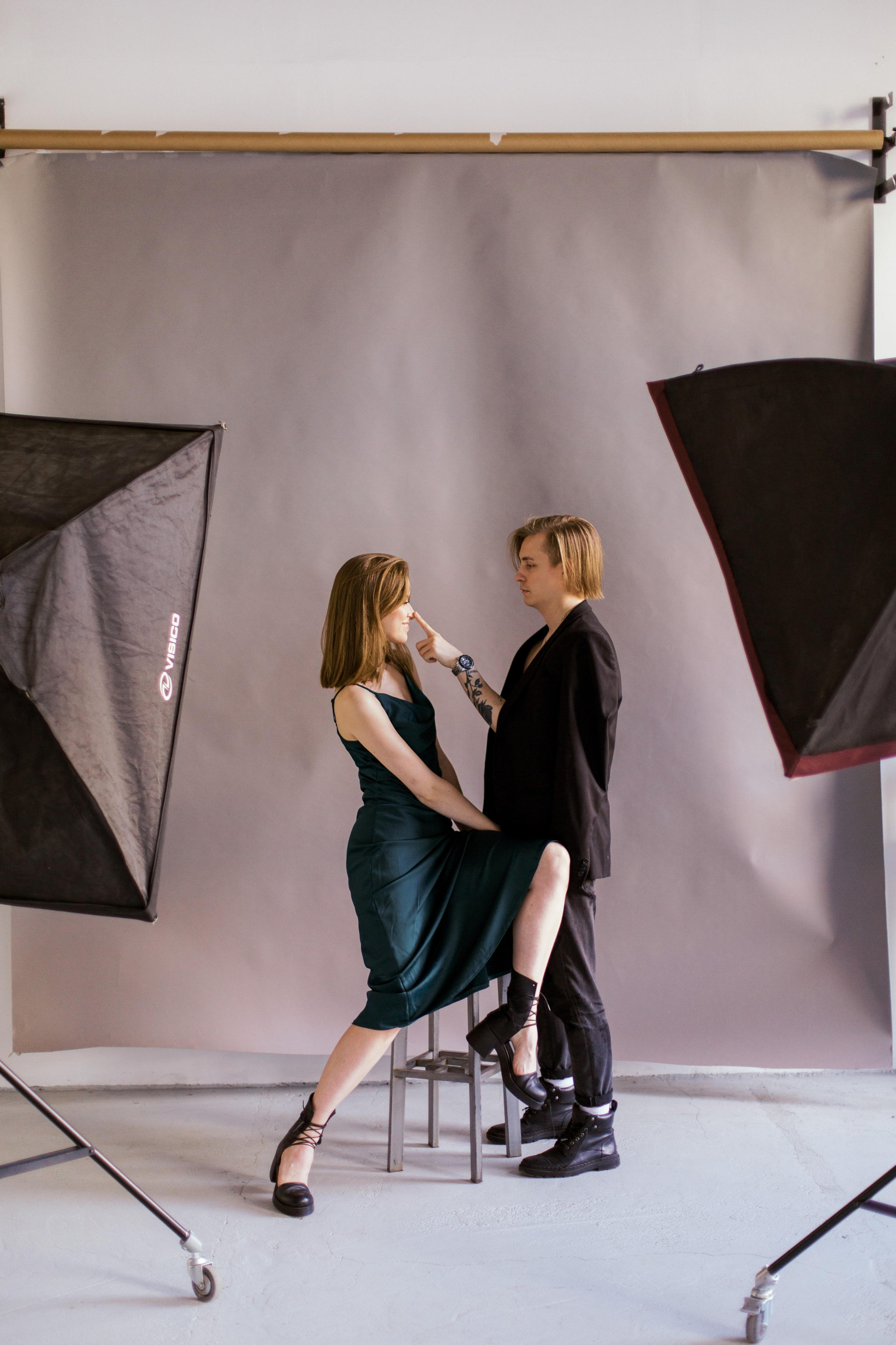 Лавстори в студии. Портреты студия Москва. Модельные тесты. Lovestory студия в Москве. Женсий фотограф