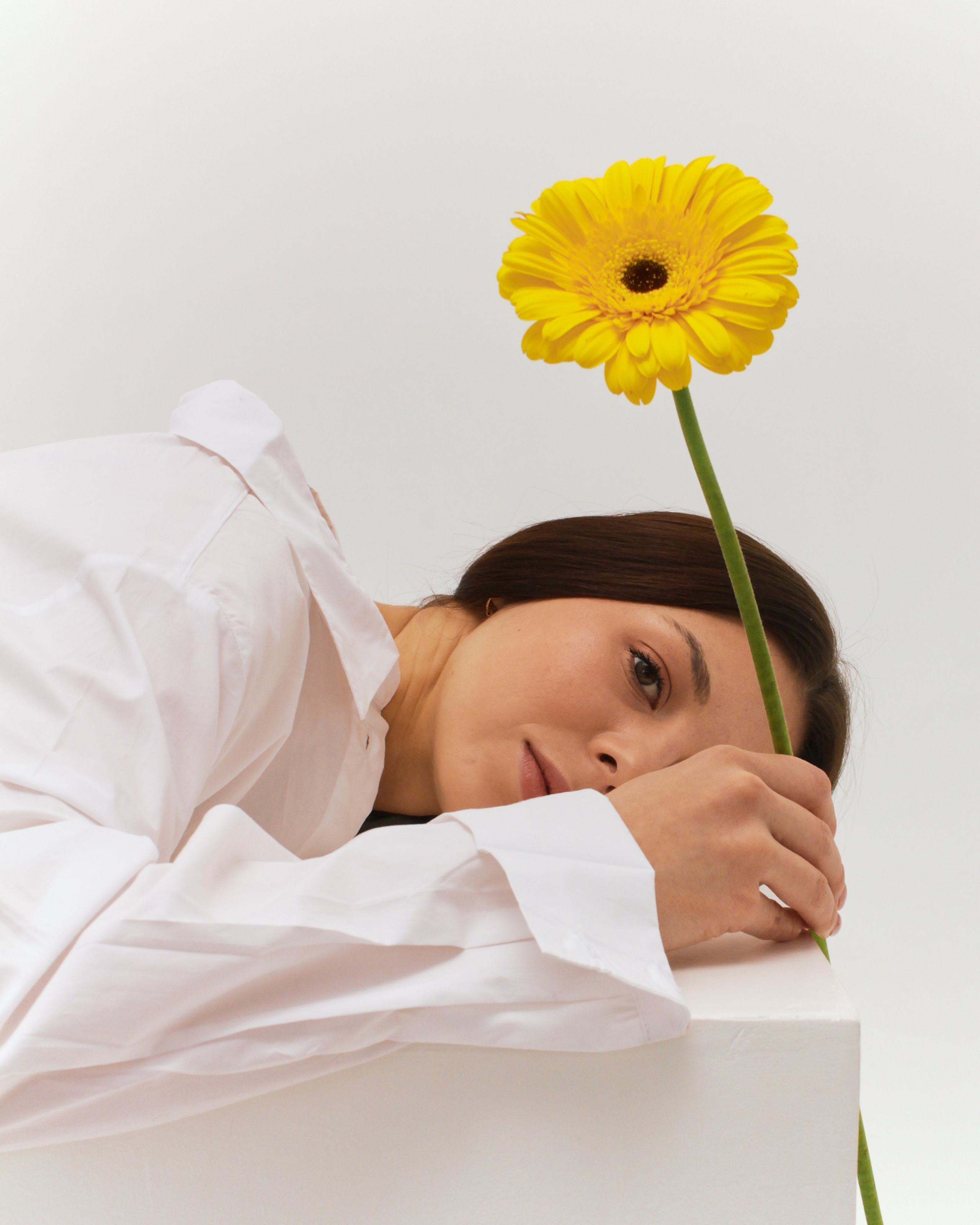 Ксения и цветы. Фотограф из Первоуральска Роман Заиченко