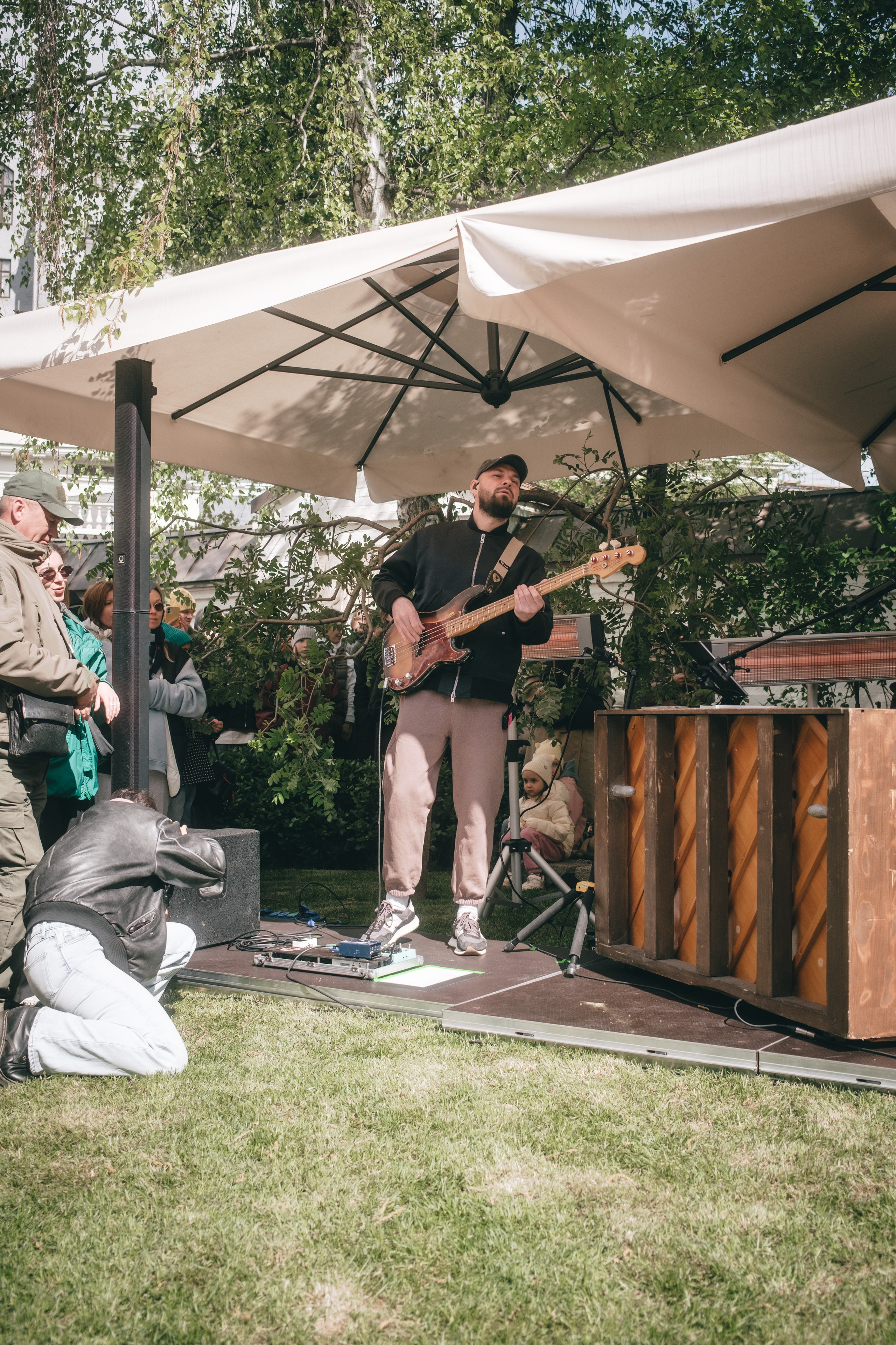 ANTIПA: Музыка во дворе: Антон Беляев & Therr Maitz. Фотограф в Москве Максим Скоробогатов