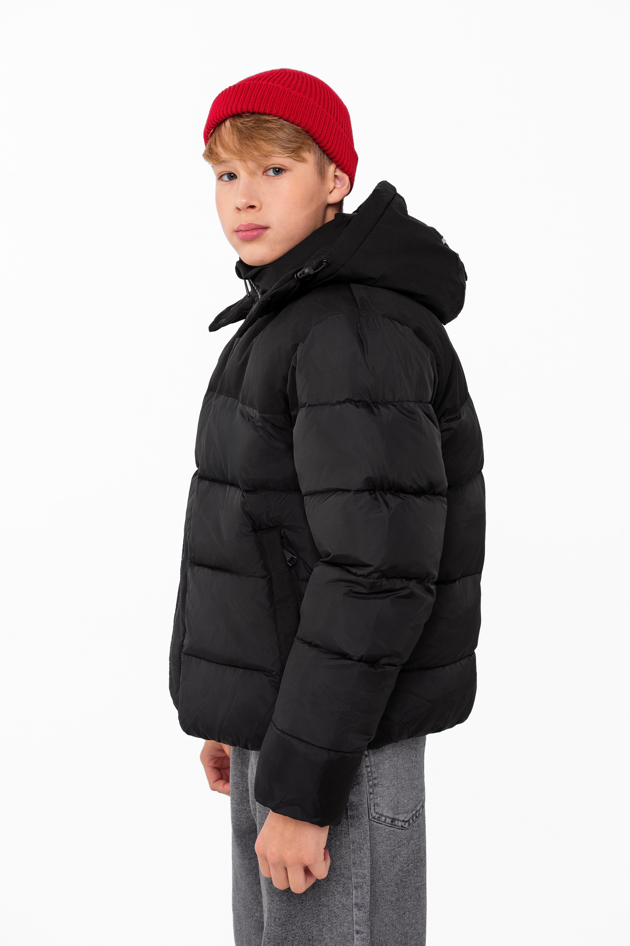 Съемка верхней одежды для каталога и маркетплейсов в Санкт-Петербурге. Фотосессия для маркетплейсов