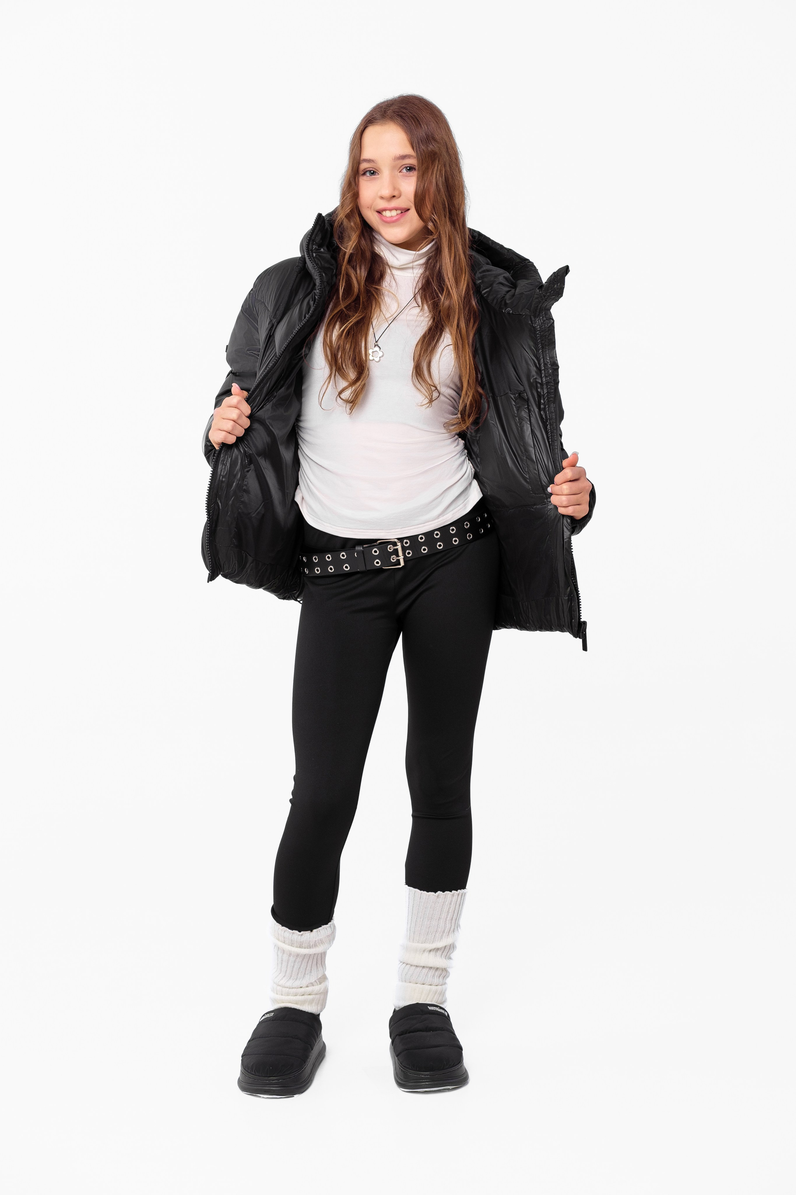 Съемка верхней одежды для каталога и маркетплейсов в Санкт-Петербурге. Фотосессия для маркетплейсов