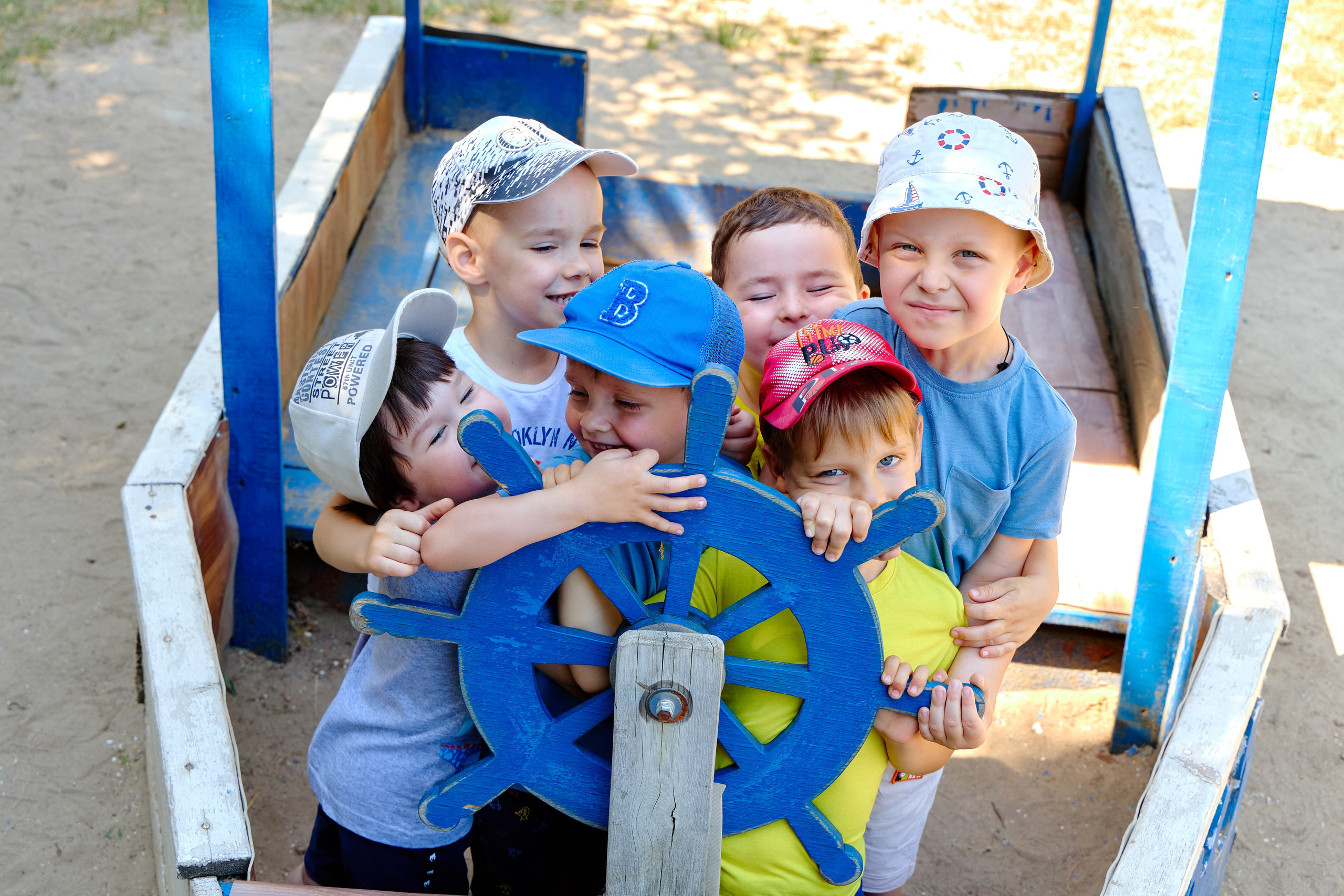 Пример летней съёмки в детском саду № 92 младшая группа Ромашки. Фотограф Выпускные альбомы Таганрог Сергей Коробченко