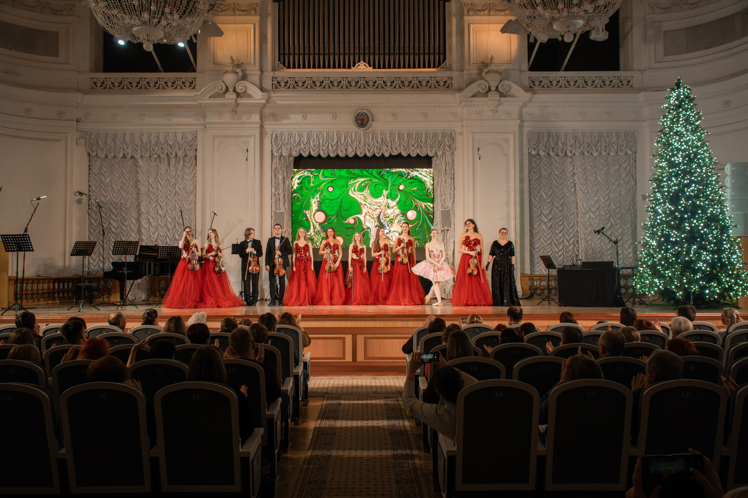 Эбру & Классическая скрипка. Фотограф в Санкт-Петербурге Авдотья Благовещенская