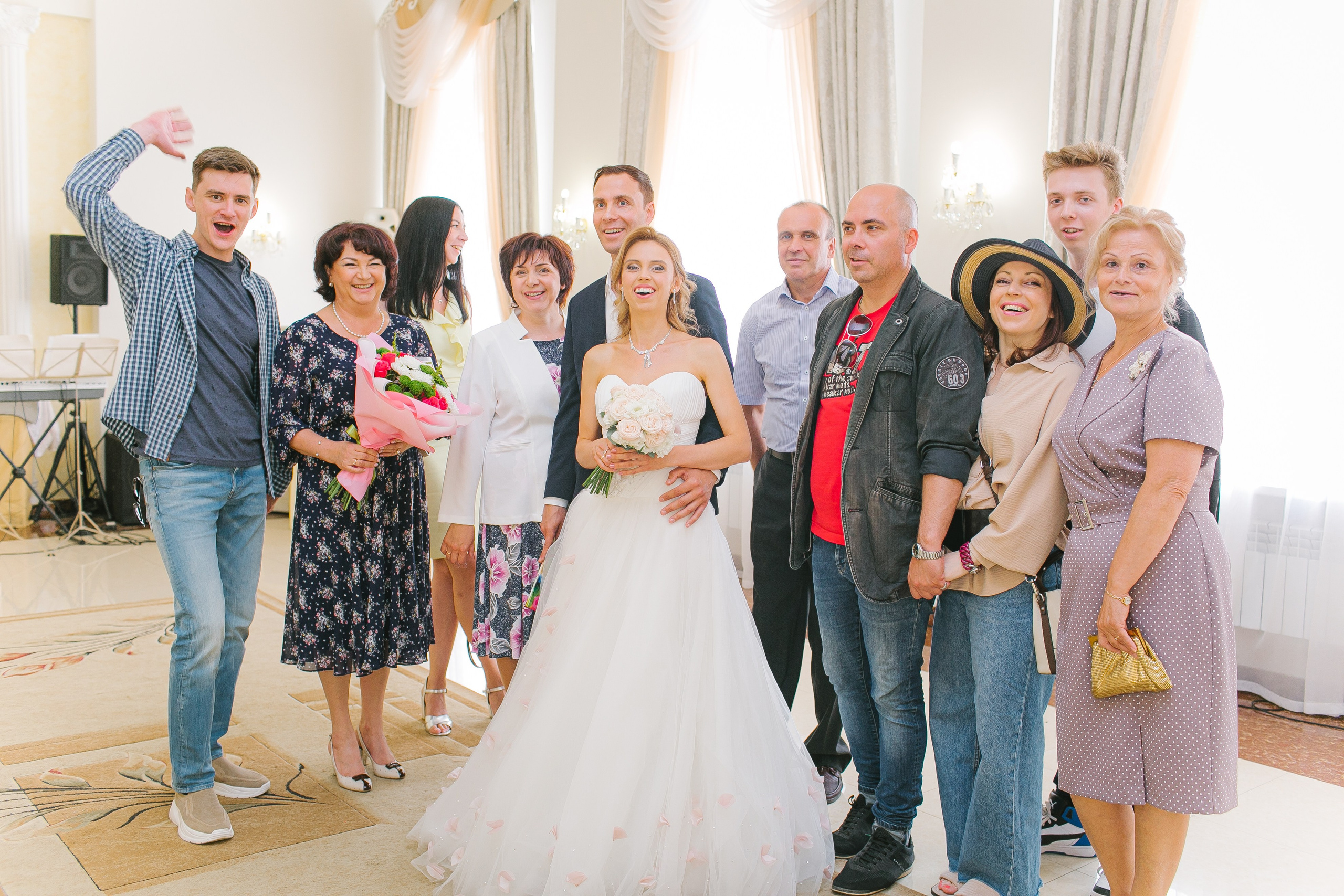 Свадебная прогулка в Ярославле. Свадебный и репортажный фотограф в Ярославле и Санкт-Петербурге Роман Микрюков