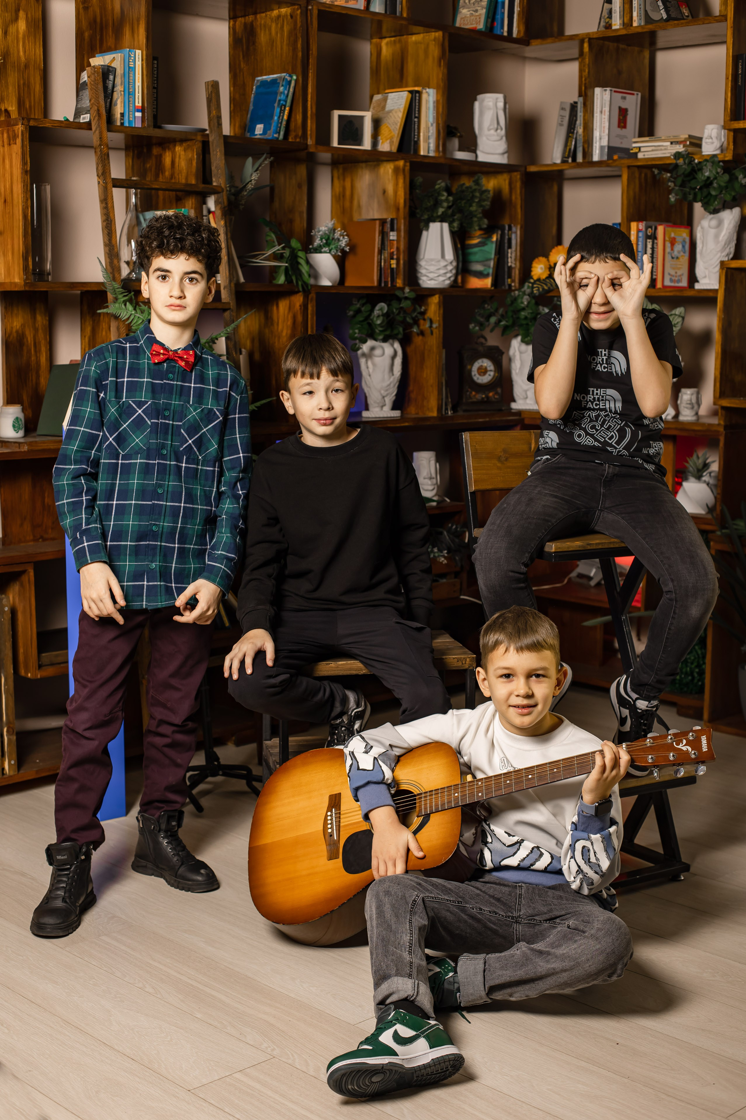 выпускные альбомы Чита, начальная школа Чита, выпускной альбом Чита, фотограф Чита, школьный фотограф Чита, выпускной Чита, 4 класс выпускной, школьный портрет, школьная фотосессия, выпускной альбом для 11 класса, выпускной альбом для 9 класса, выпускной альбом для 4 класса, выпускной альбом для детского сада, новогодняя фотосессия