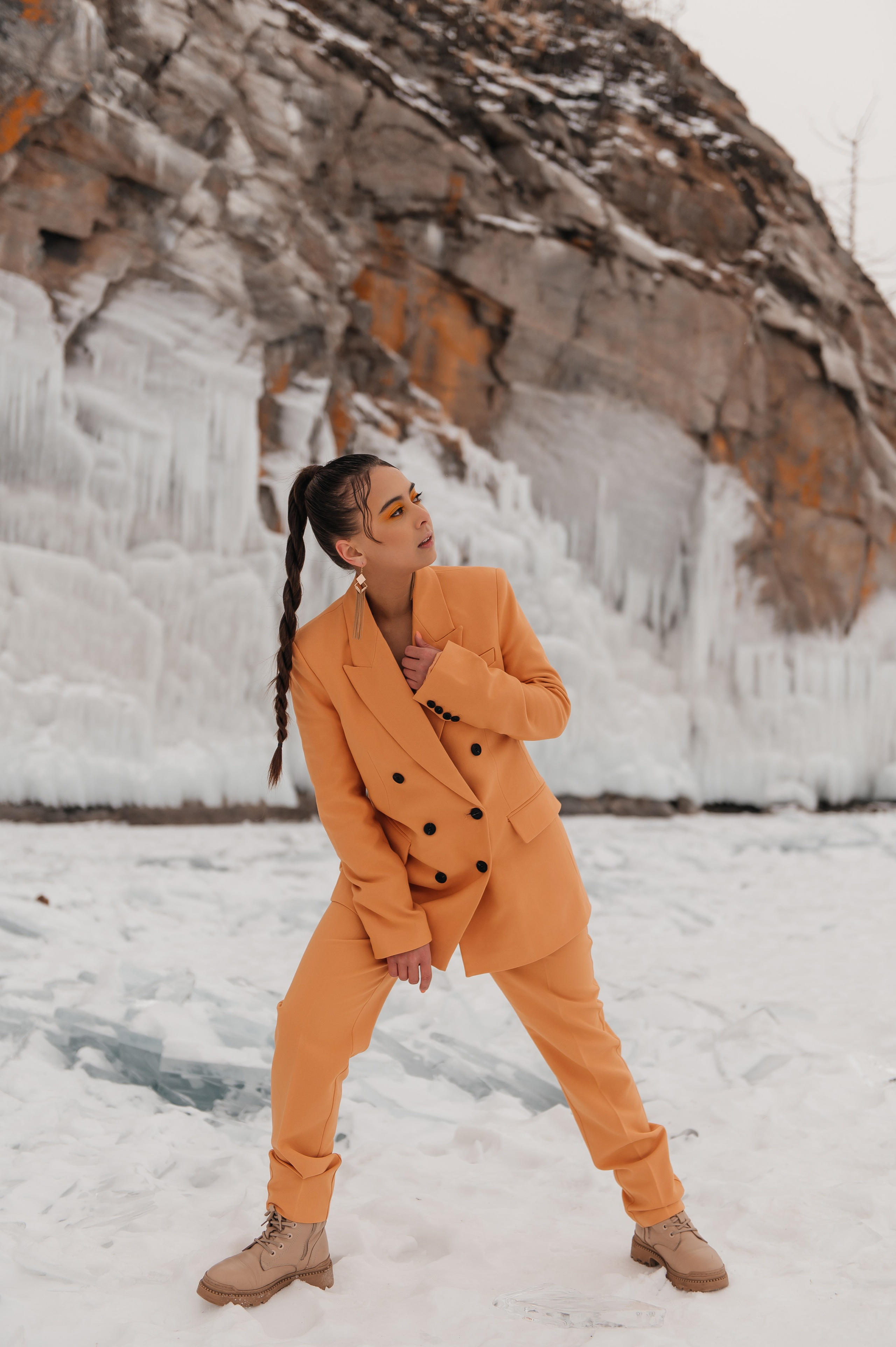 Женская съемка на Байкале. Фотограф Москва и Видеограф Москва