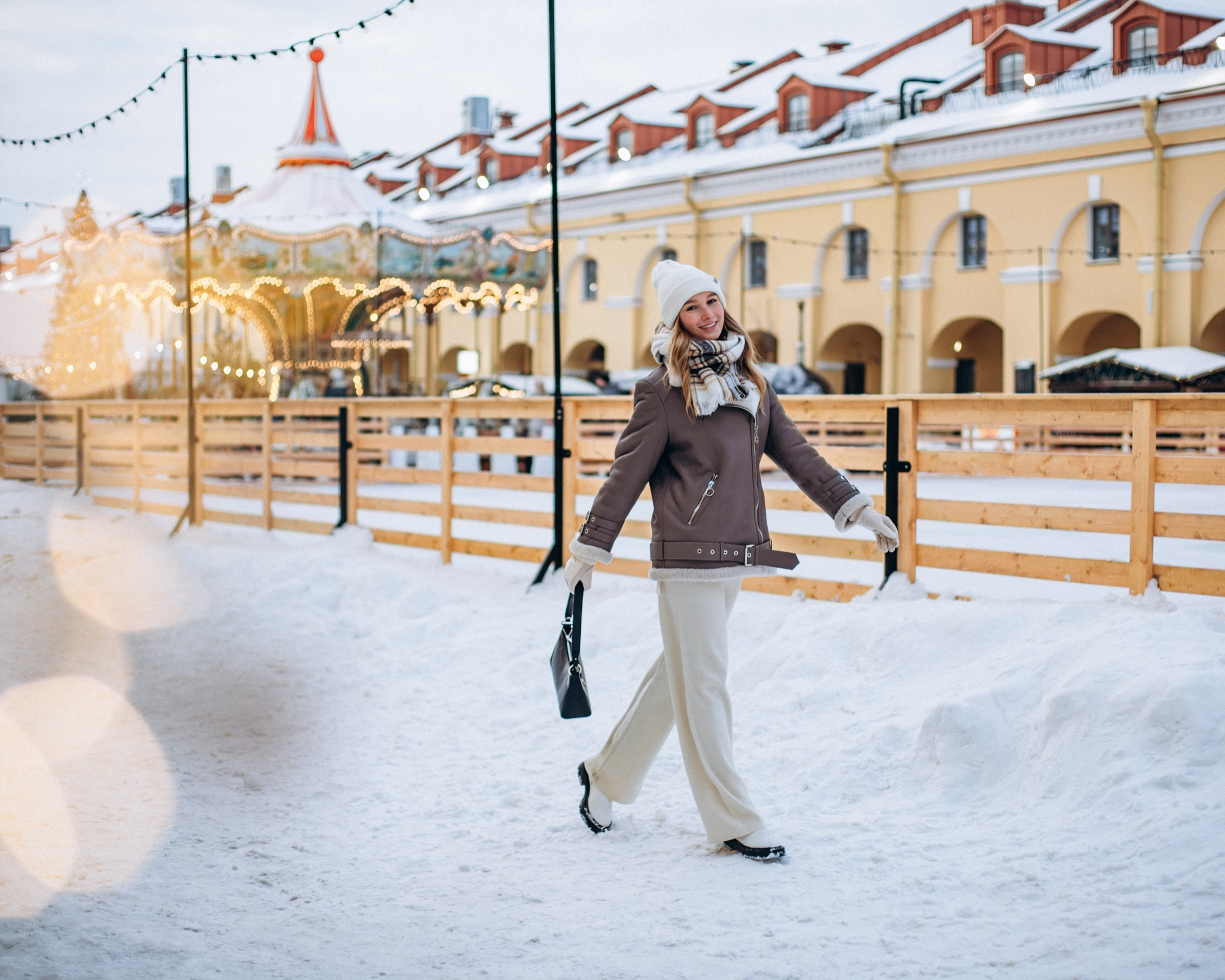 Александра в декабре. Фотопрогулка в Петербурге. Индивидуальный и семейный фотограф в Санкт-Петербурге