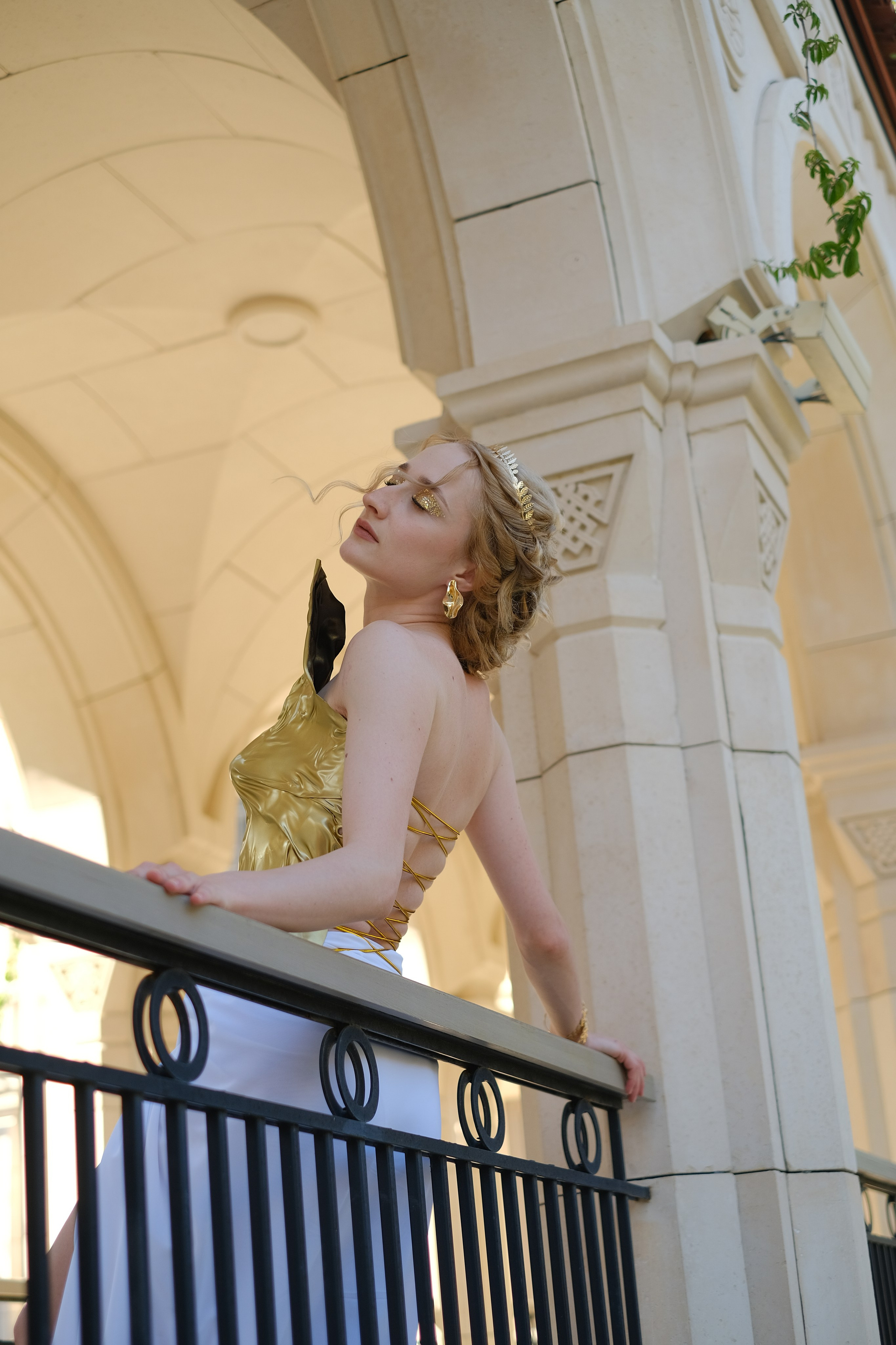 Елизавета в Новом Херсонесе. Профессиональная фотосъемка в Крыму. Натуральные эмоции и живые кадры. Забронируйте дату прямо сейчас!