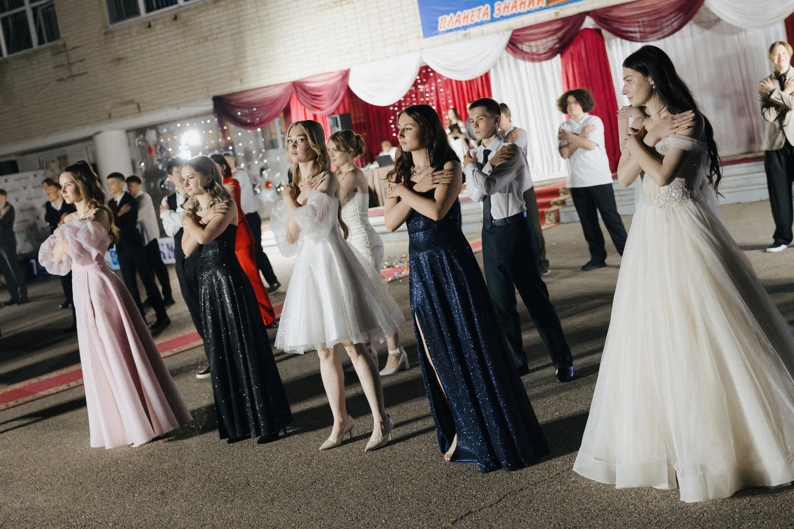 Вручение аттестатов. Свадебный фотограф Роман Еремеев