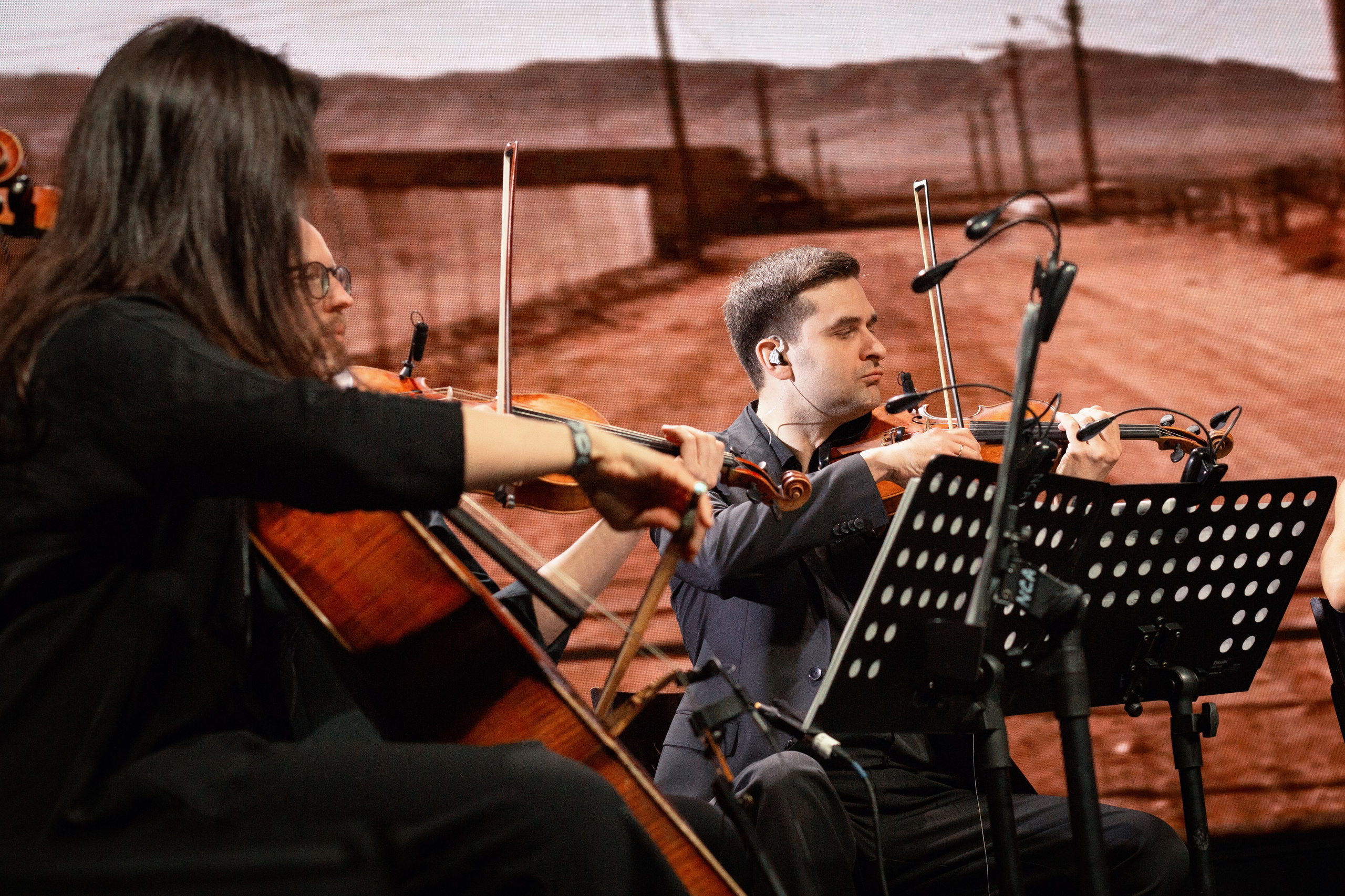 концертный фотограф в Санкт-Петербурге, фоторепортаж с концерта группы Brazzaville в клубе Аврора (Aurora Concert Hall) март 2026