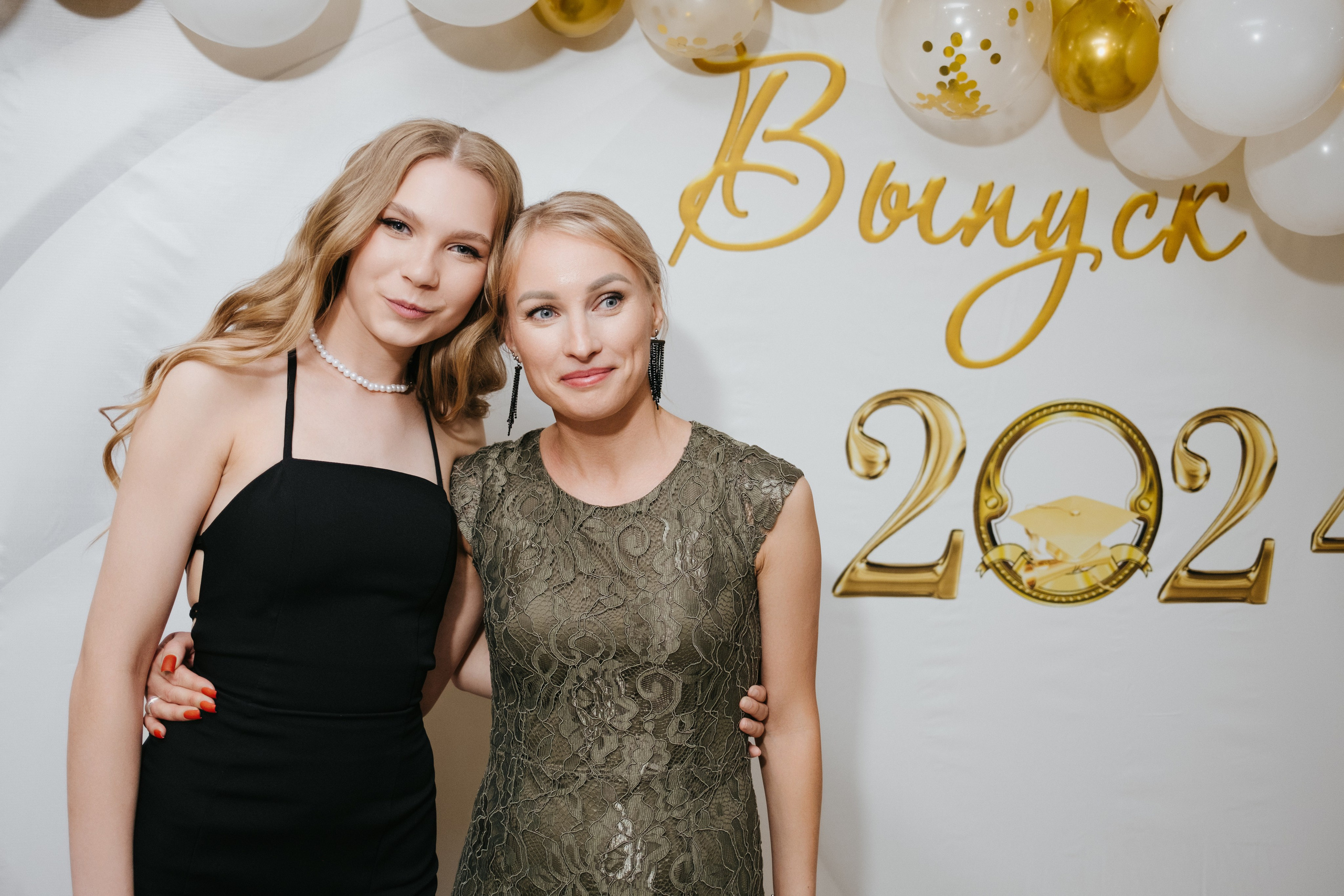 Выпускной 11 класс школы № 30. Свадебный и репортажной фотограф Денис Ожигин в Краснодаре и Краснодарском крае