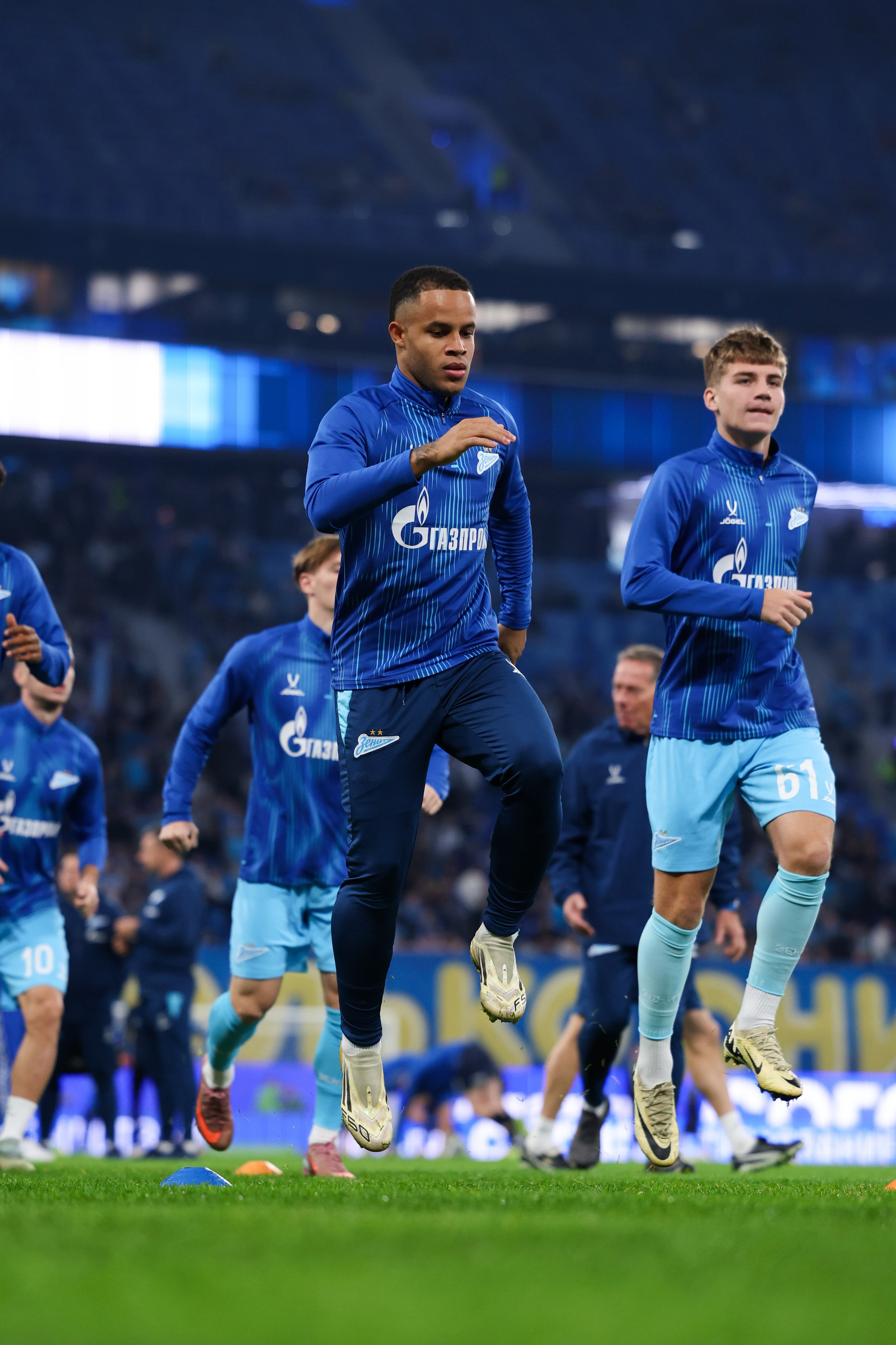 ФК «Зенит — ФК «Динамо» Москва 05.11.2025. Спортивный и репортажный фотограф Антон Тереханов