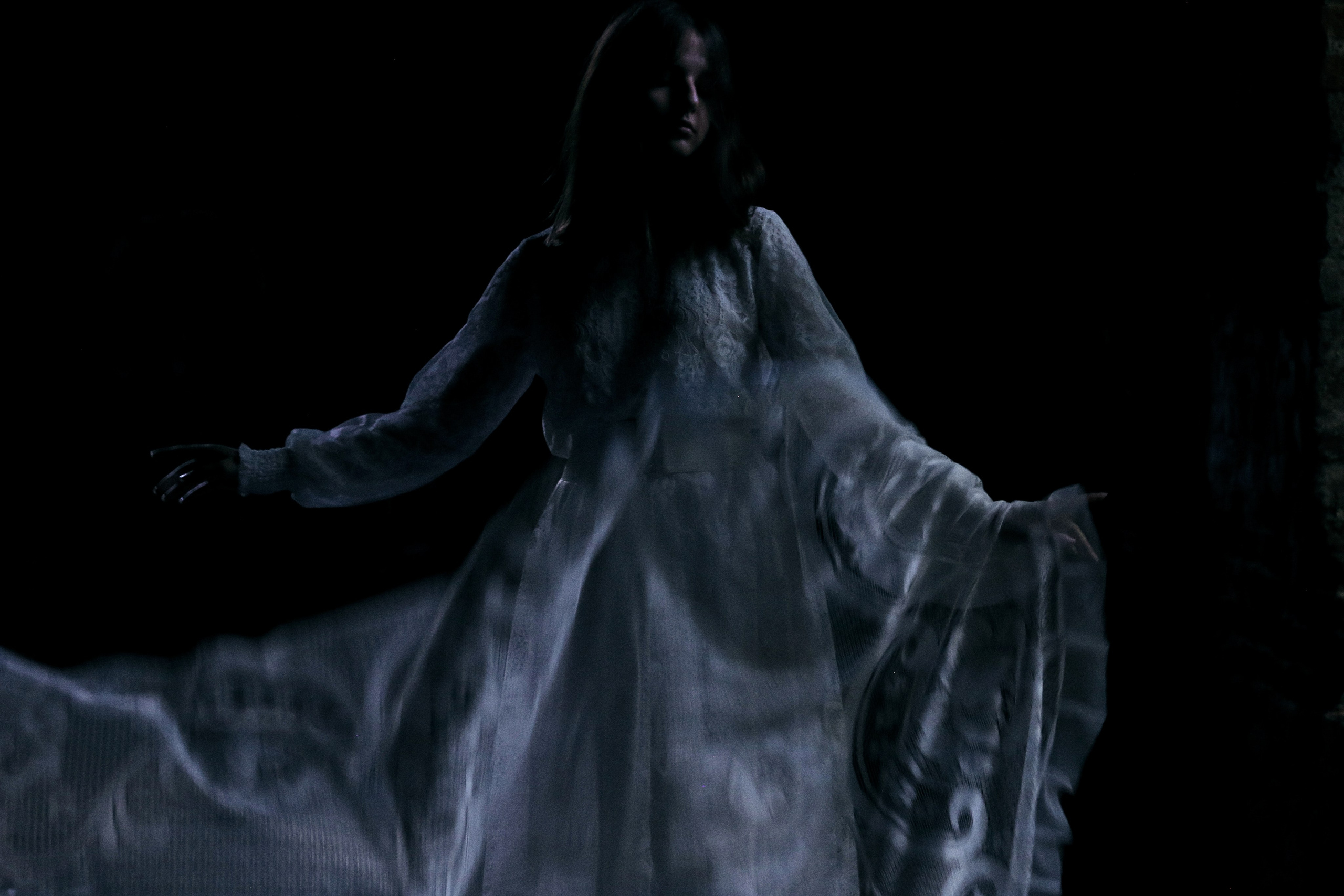 невеста снимает фату