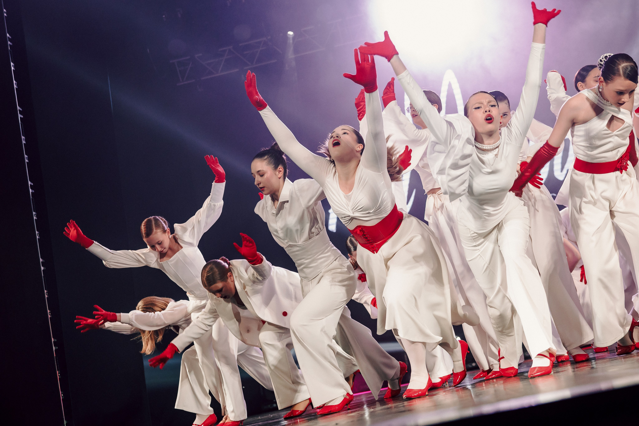 Отчётный концерт танцевальной школы «Red Rabbits» 2025. Лёшка Варзегов — фотограф