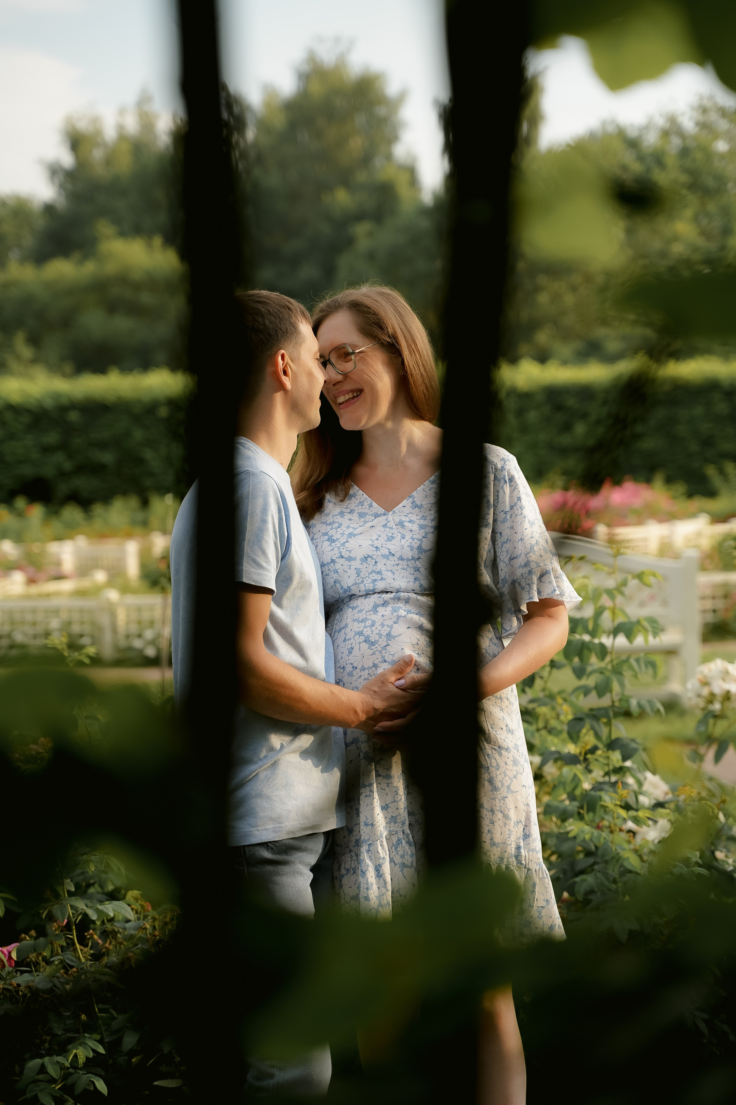 Фотосессия беременности. Прогулка в парке. Фотографы на роды в Москве. Фото и видео родов. Фотопроект «Продолжение рода»