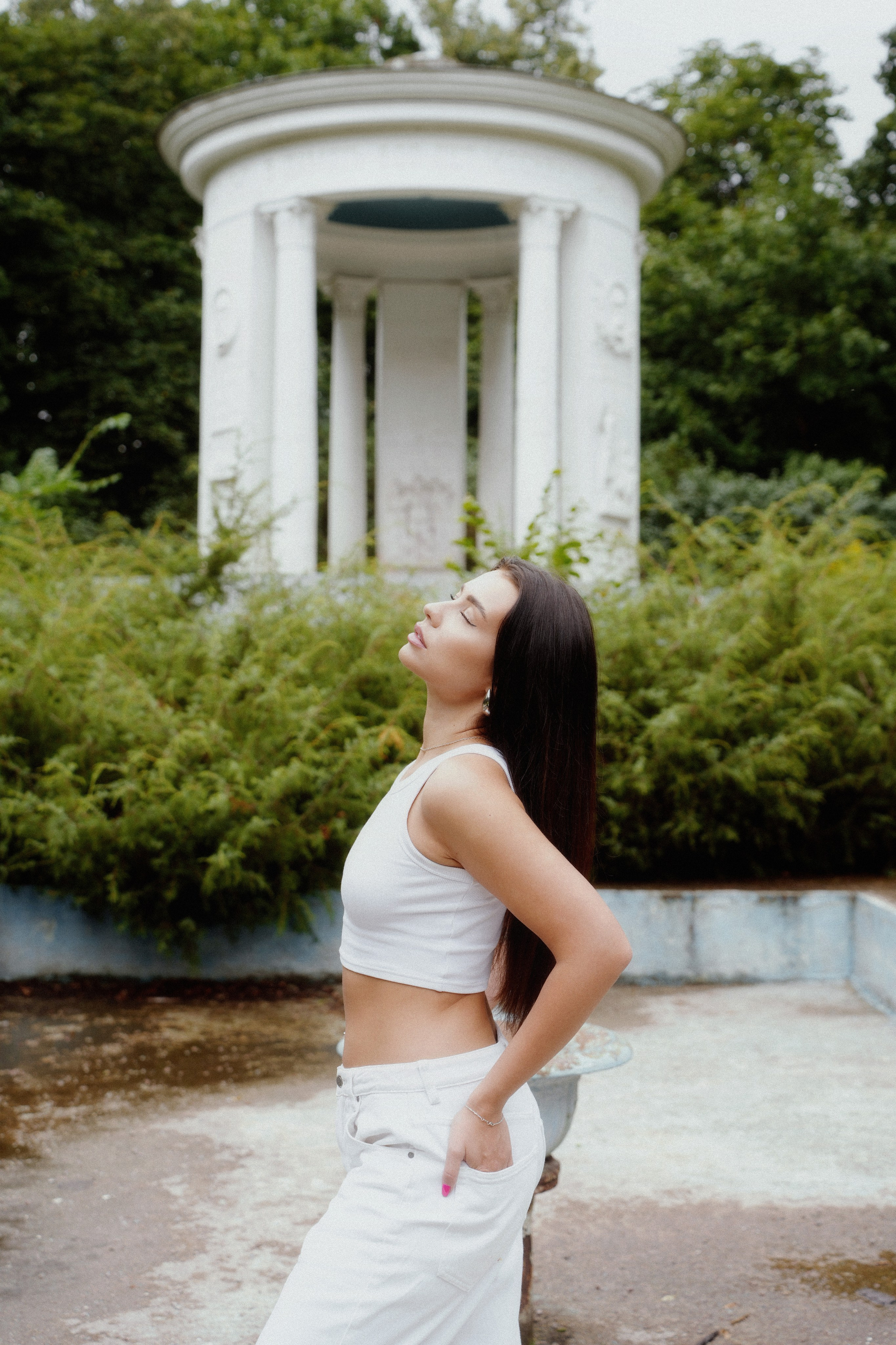 ALLA. ANNA — PHOTOGRAPHER