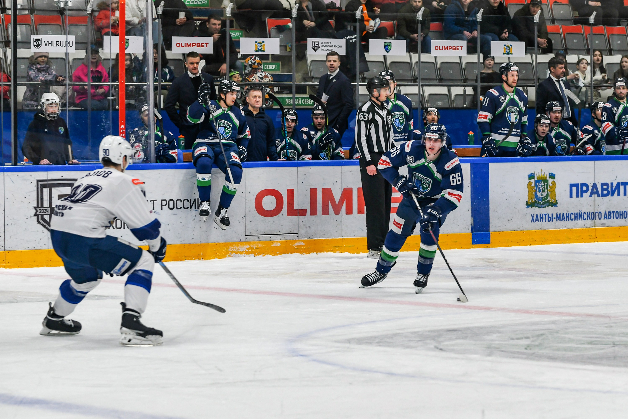 Матчи регулярного чемпионата ВХЛ. Фотограф в Ханты-Мансийске Евгений Жуланов