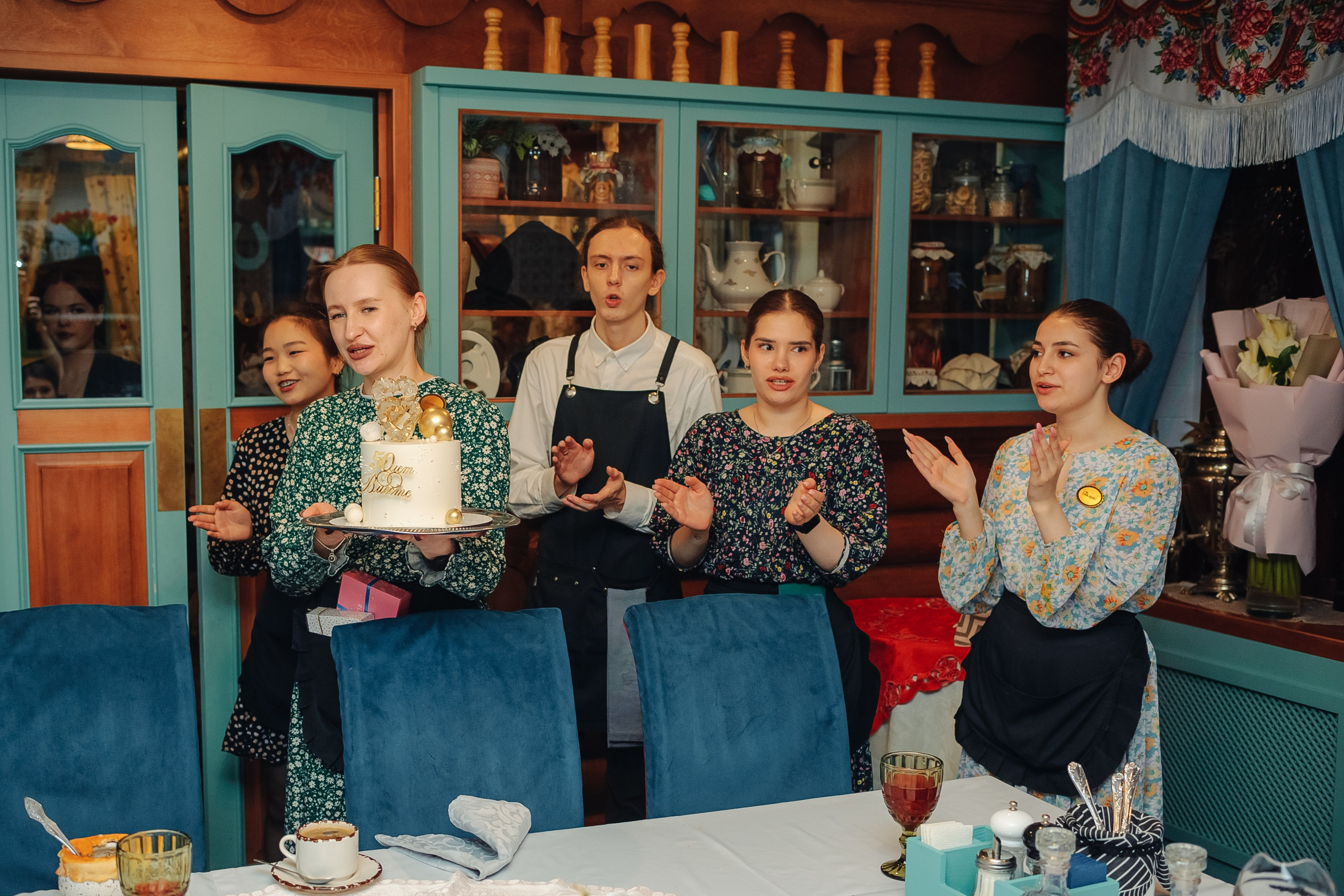Тихий семейный праздник в ресторане Подкова. Свадебный фотограф в Екатеринбурге Артём Зайнетдинов