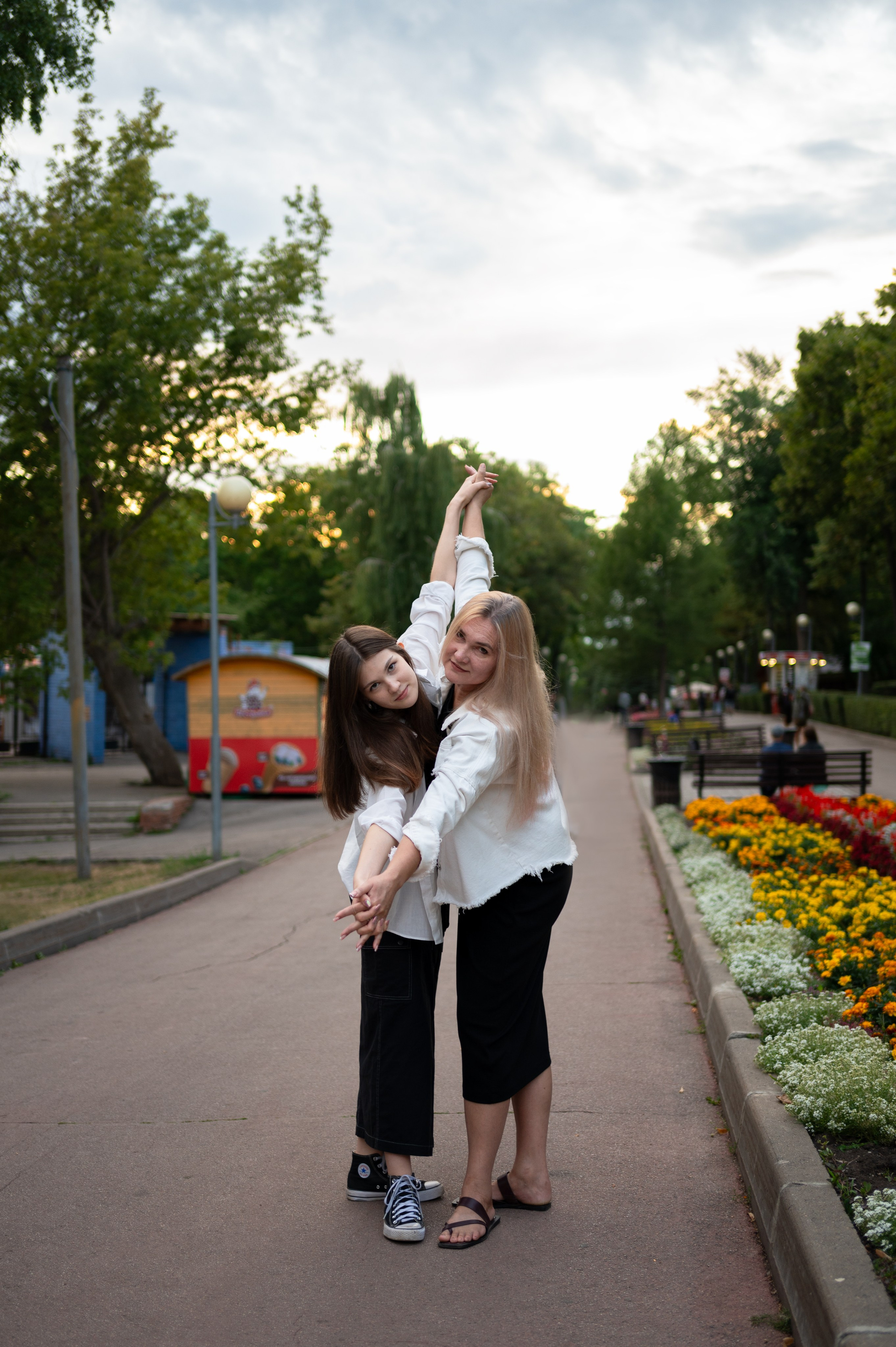 Василиса и Наташа. Главная