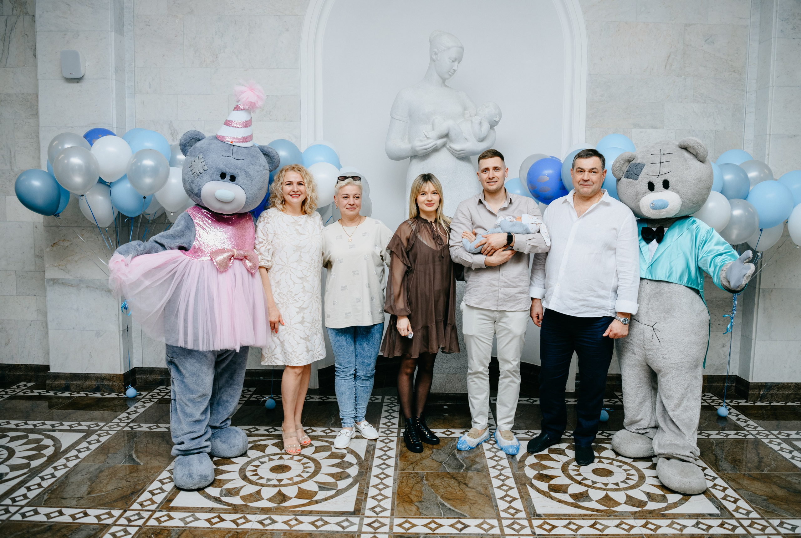 Выписка Владимира. Снегиревка. Фотограф на выписку из роддома в Москве и МО