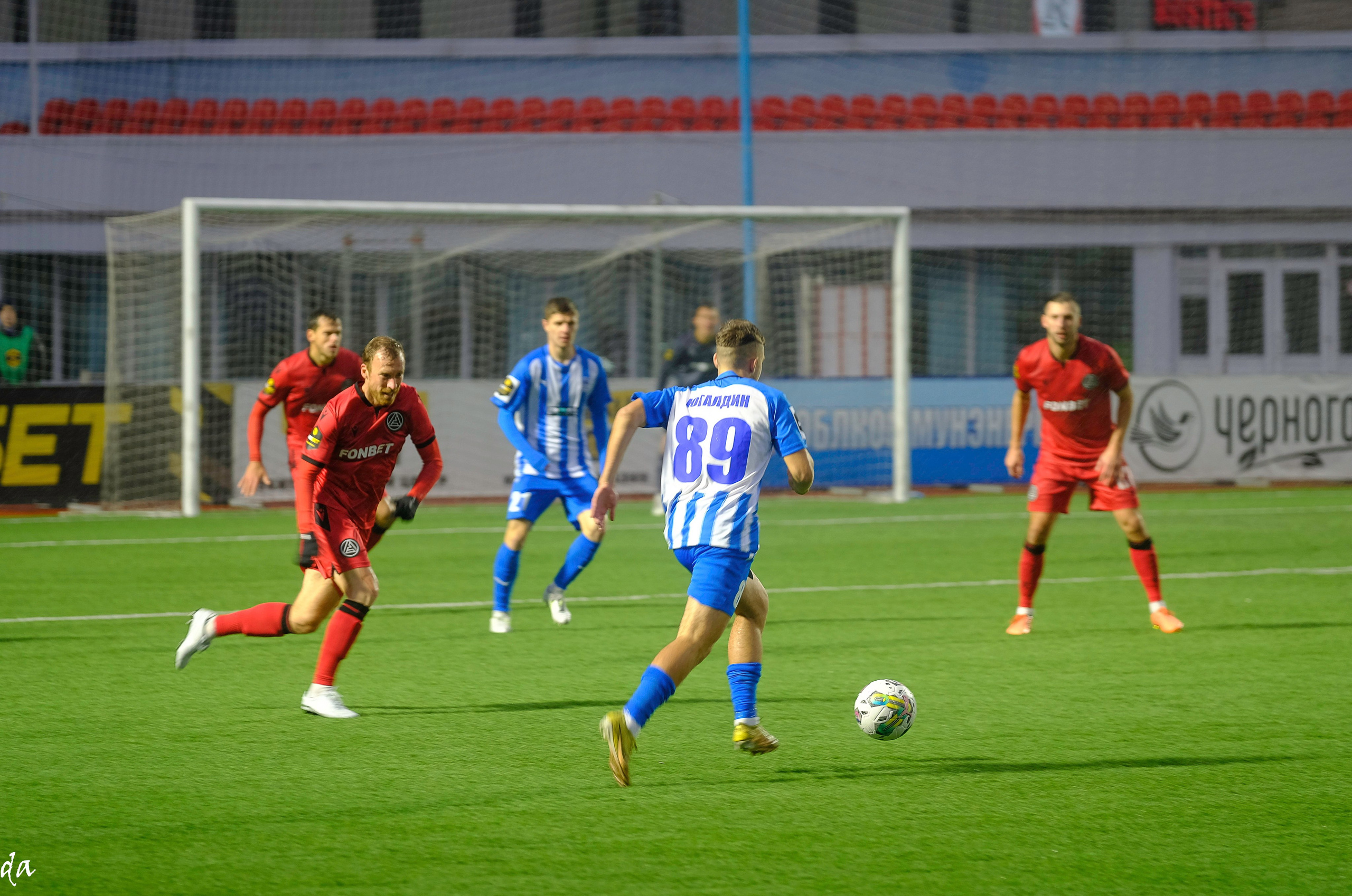 Фото футбольных матчей Первая лига ФНЛ. Фотограф Дмитрий Алексеев