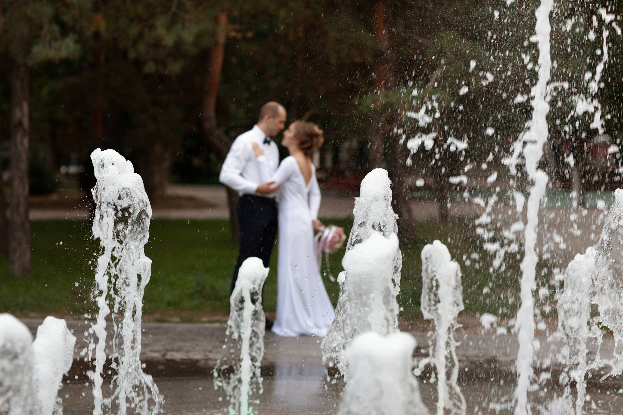 Свадебная прогулка по городу Белая калитва. Фото видео съёмка в Белой Калитве дуэт Герман и Инна