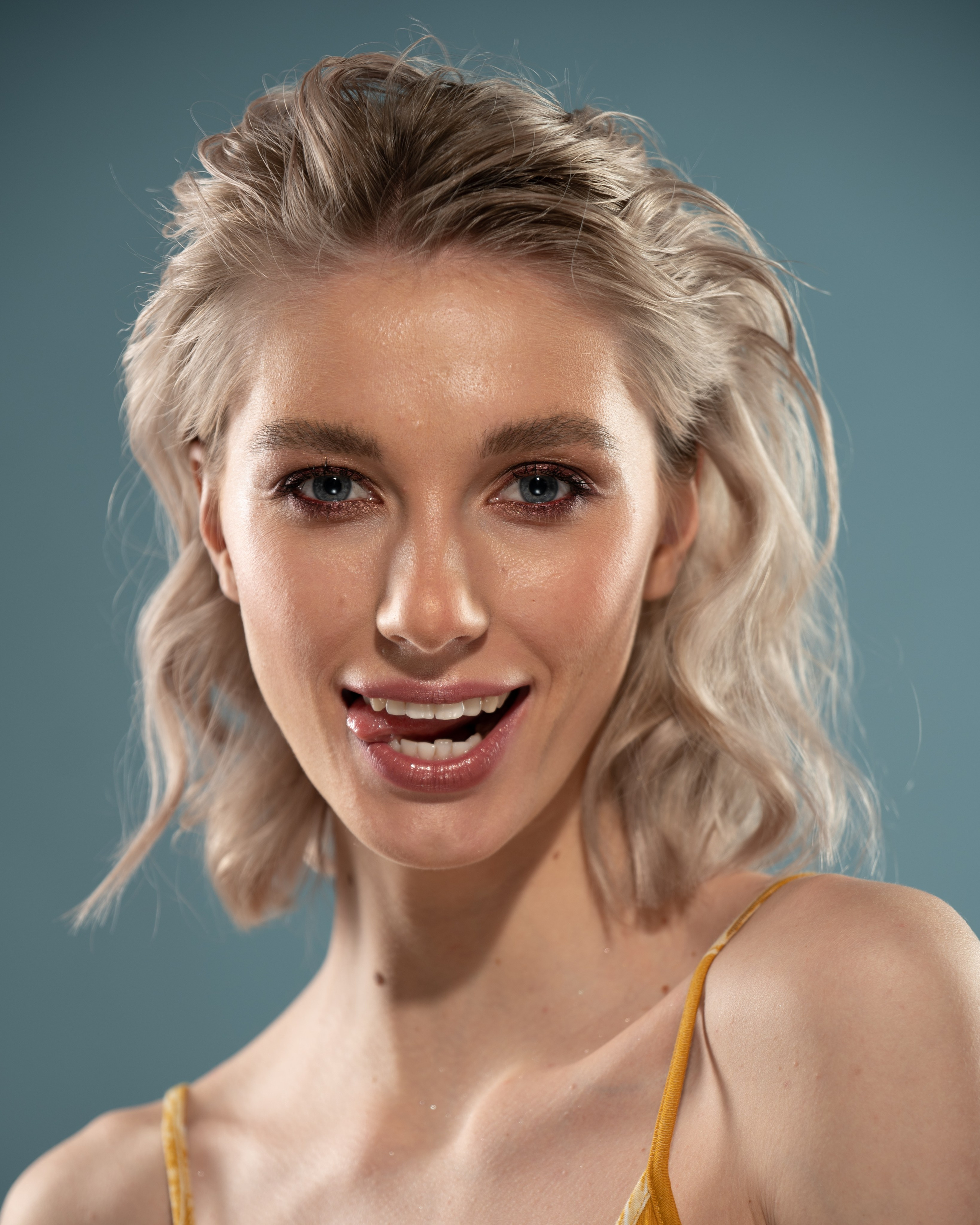 BEFORE / AFTER. RETOUCHER / Beauty / Product / Fashion / Commercial