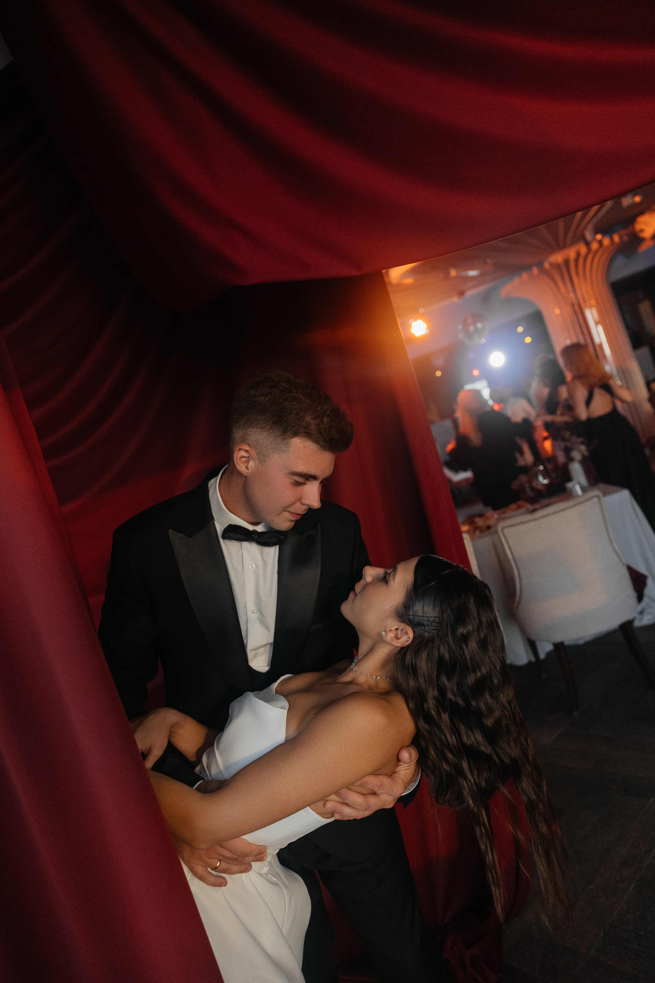 Rain falls down. Главная