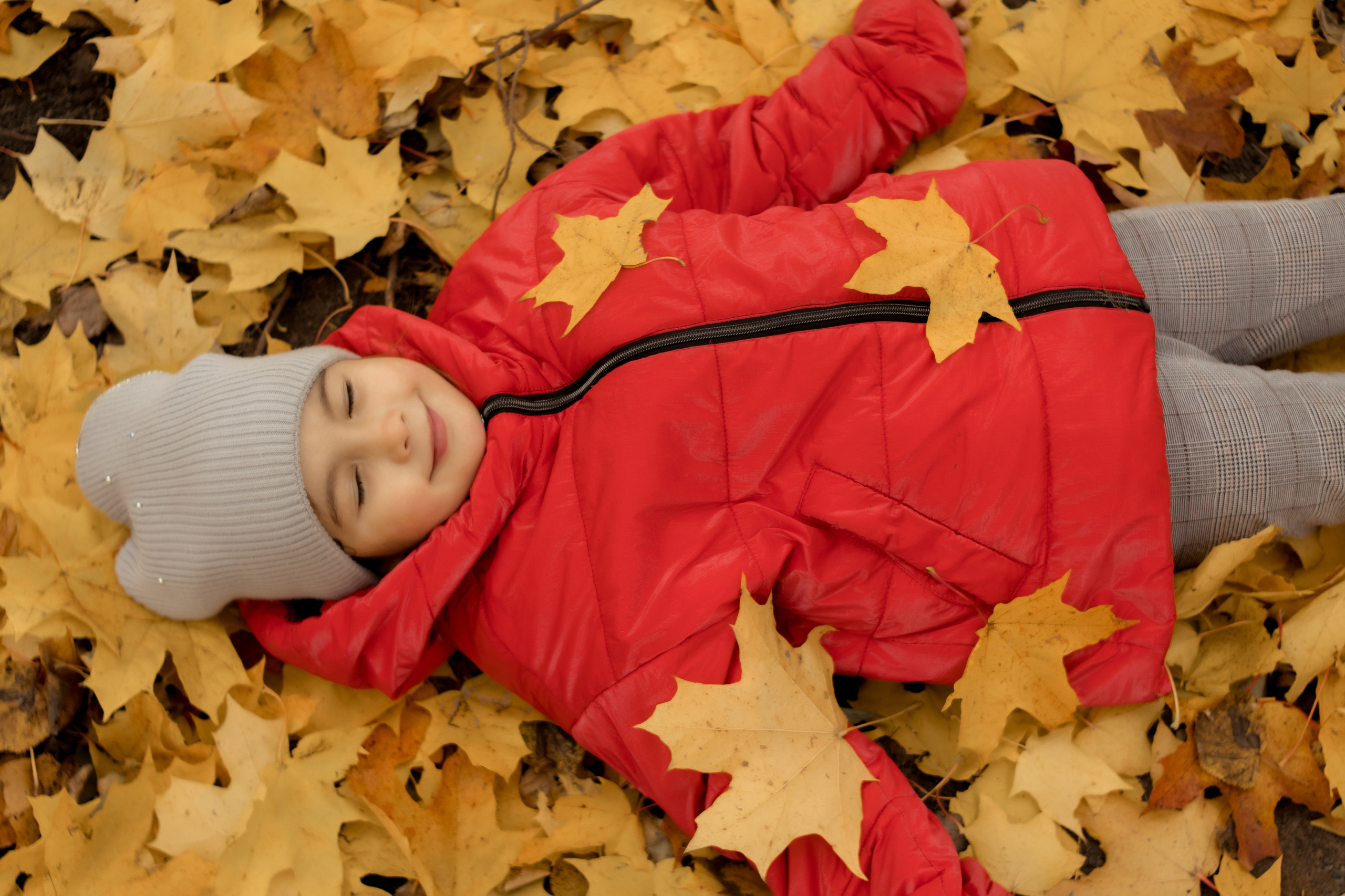 Вероника и Полина в парке им. О. Степанова октябрь 2021. Фотограф в Серпухове Наталья Руденко