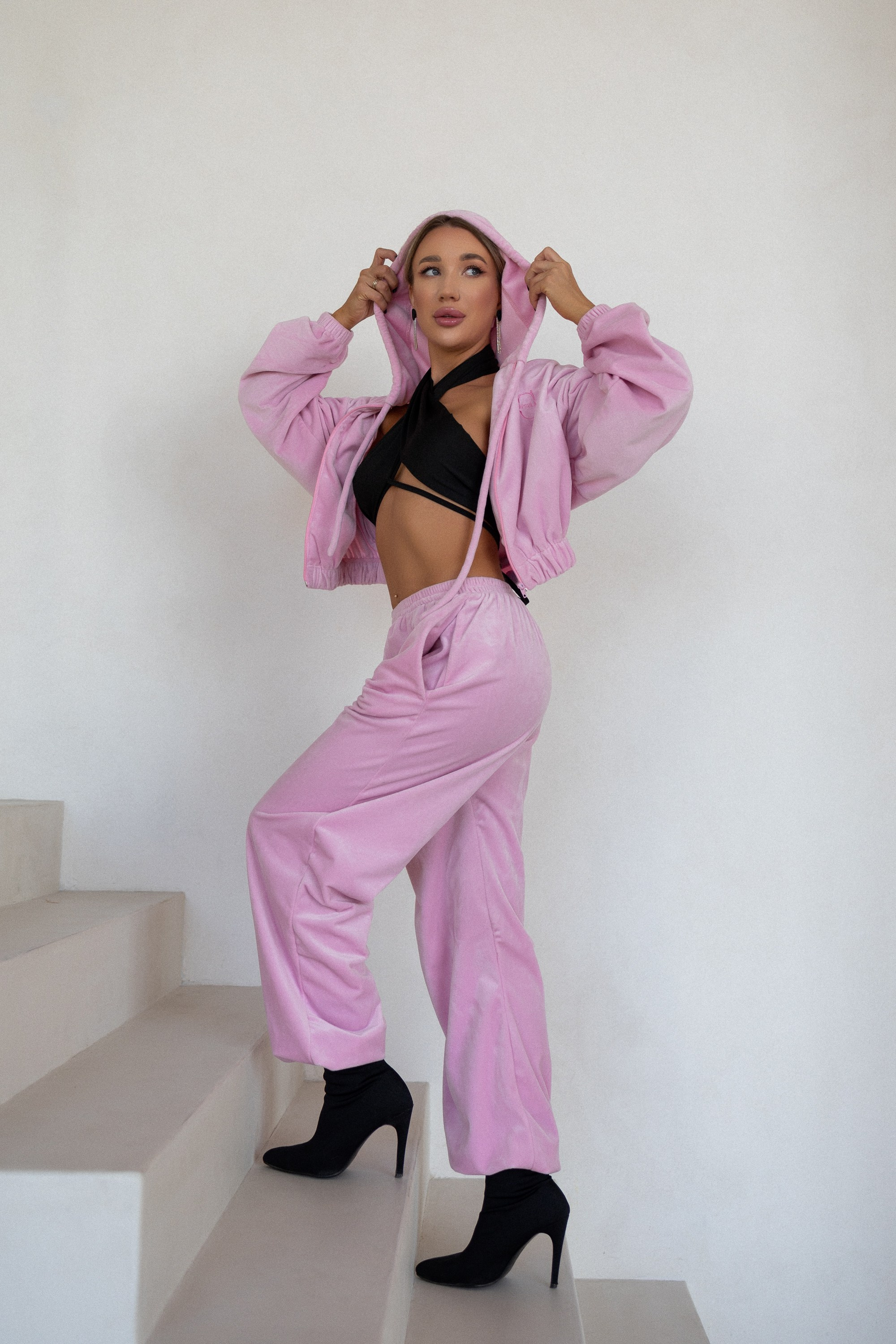 Capsula. Фотограф свадебный, репортажный, индивидуальный, фото для маркетплейсов, брендов, автосалонов