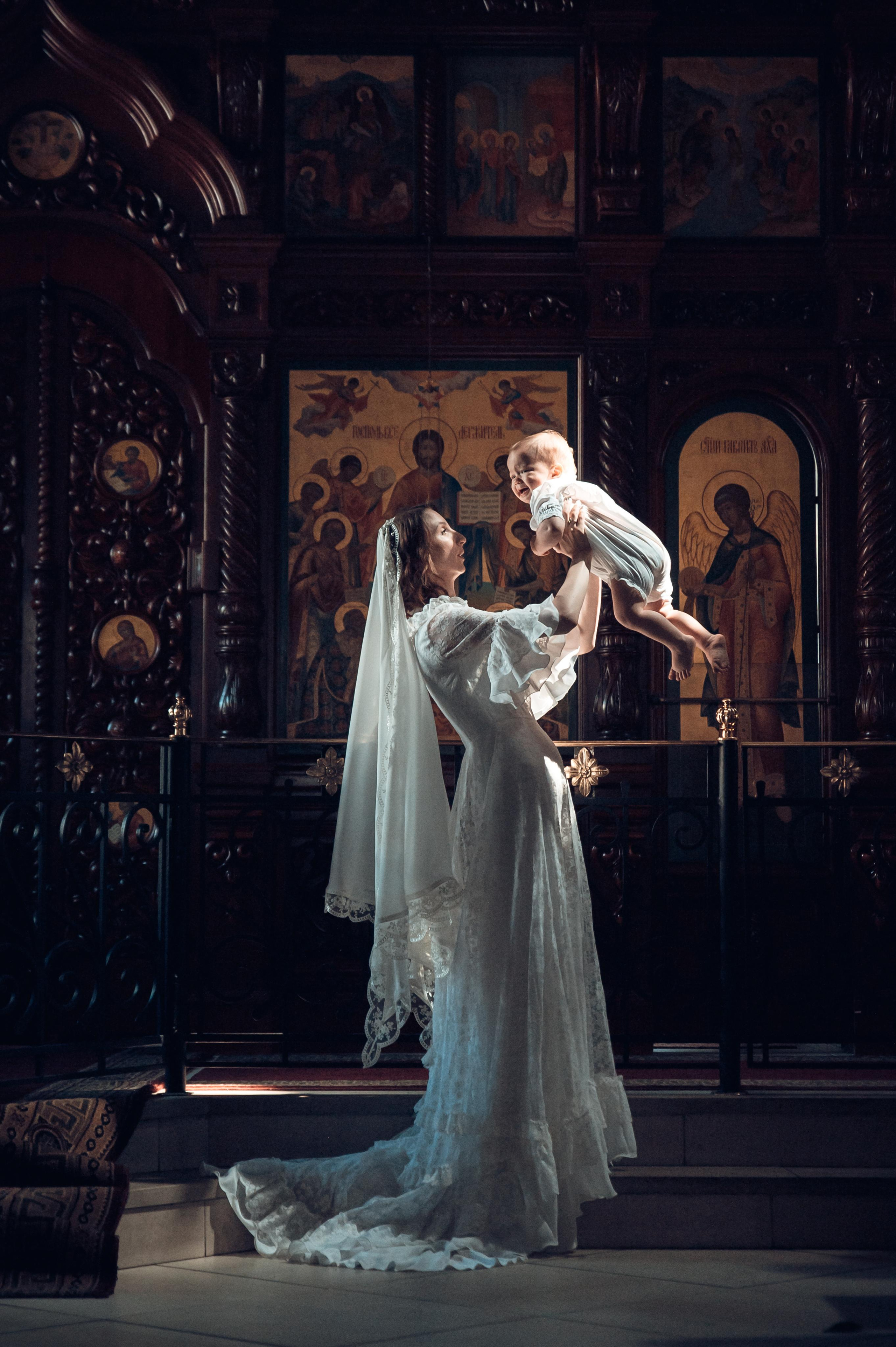 Фотограф в храме. Дарья Нетреба Фотограф на Крещение, Венчание Псков и область