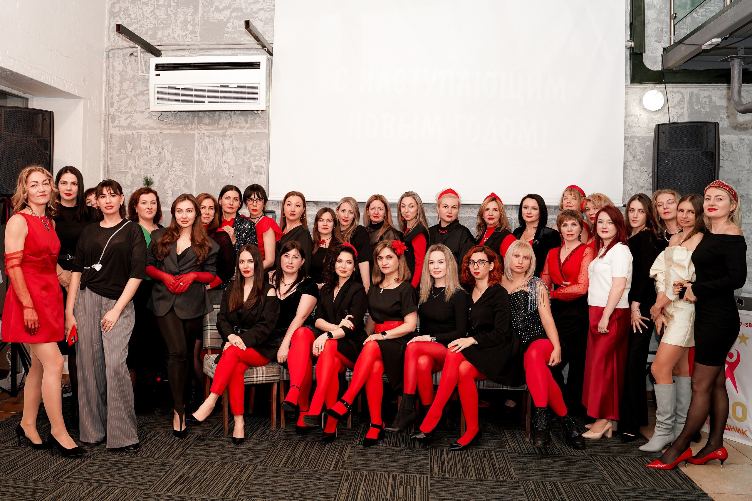 Новогодний корпоратив в ресторане Балаган в Ростов-на-Дону. Свадебный фотограф в Ростове-на-Дону. Таинство Крещения и Венчания, семейные фотосессии. Алёна Чёботова