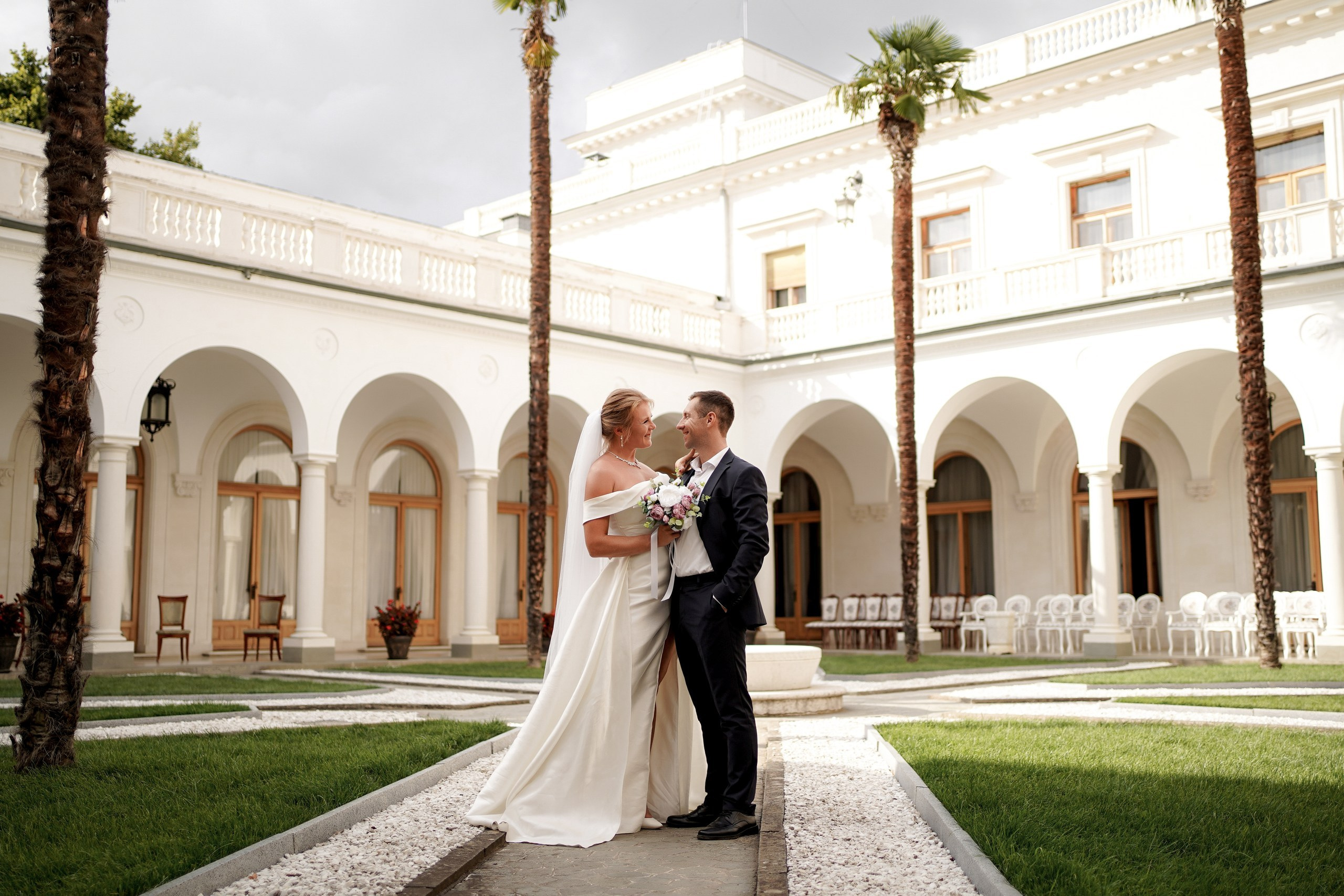 Свадебная фотосессия в Ливадийском дворце. Крым. Фотограф Алёна Чёботова. Свадебный фотограф в Ростове-на-Дону. Таинство Крещения и Венчания, семейные фотосессии. Алёна Чёботова