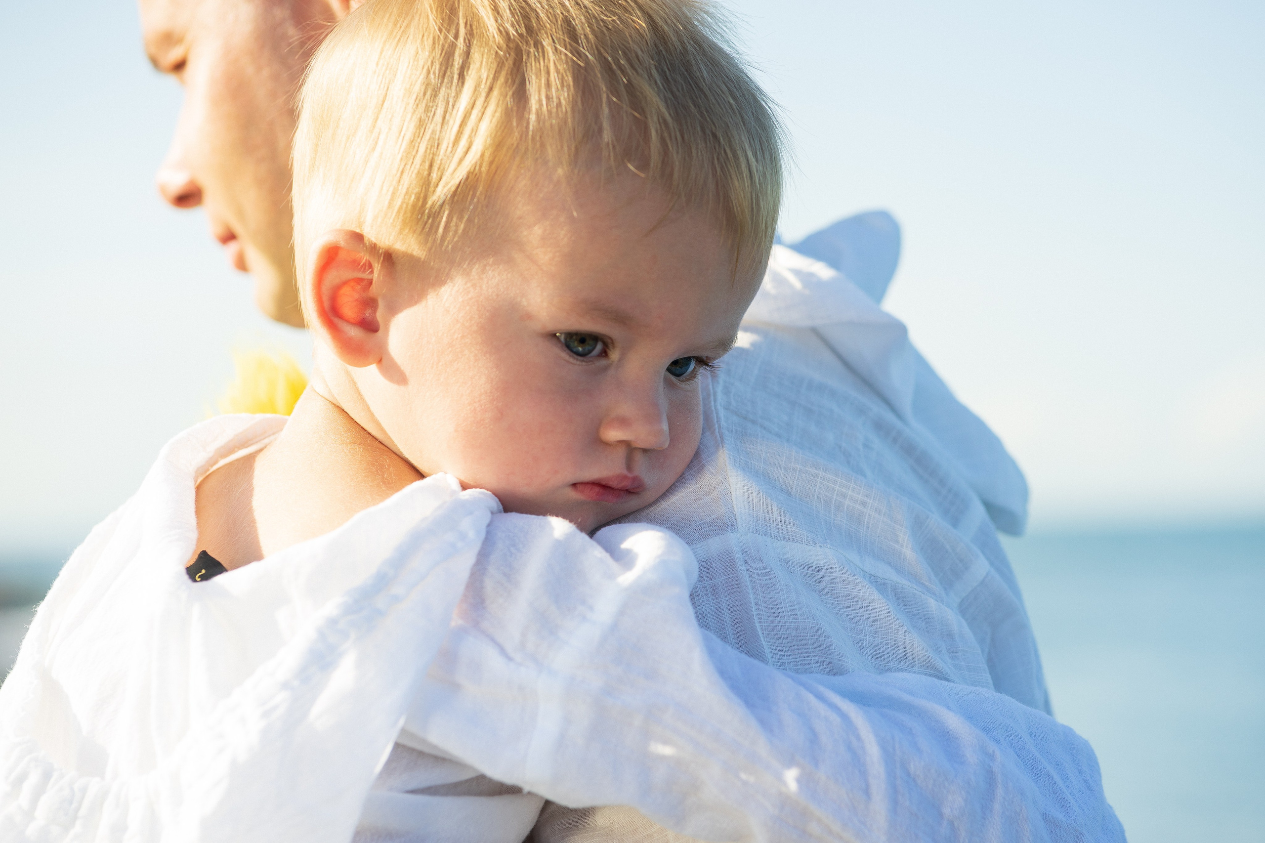 Семейная летняя съемка на пляже и в сквере. Фотограф в Сочи Тиунова Маргарита и Тиунов Евгений