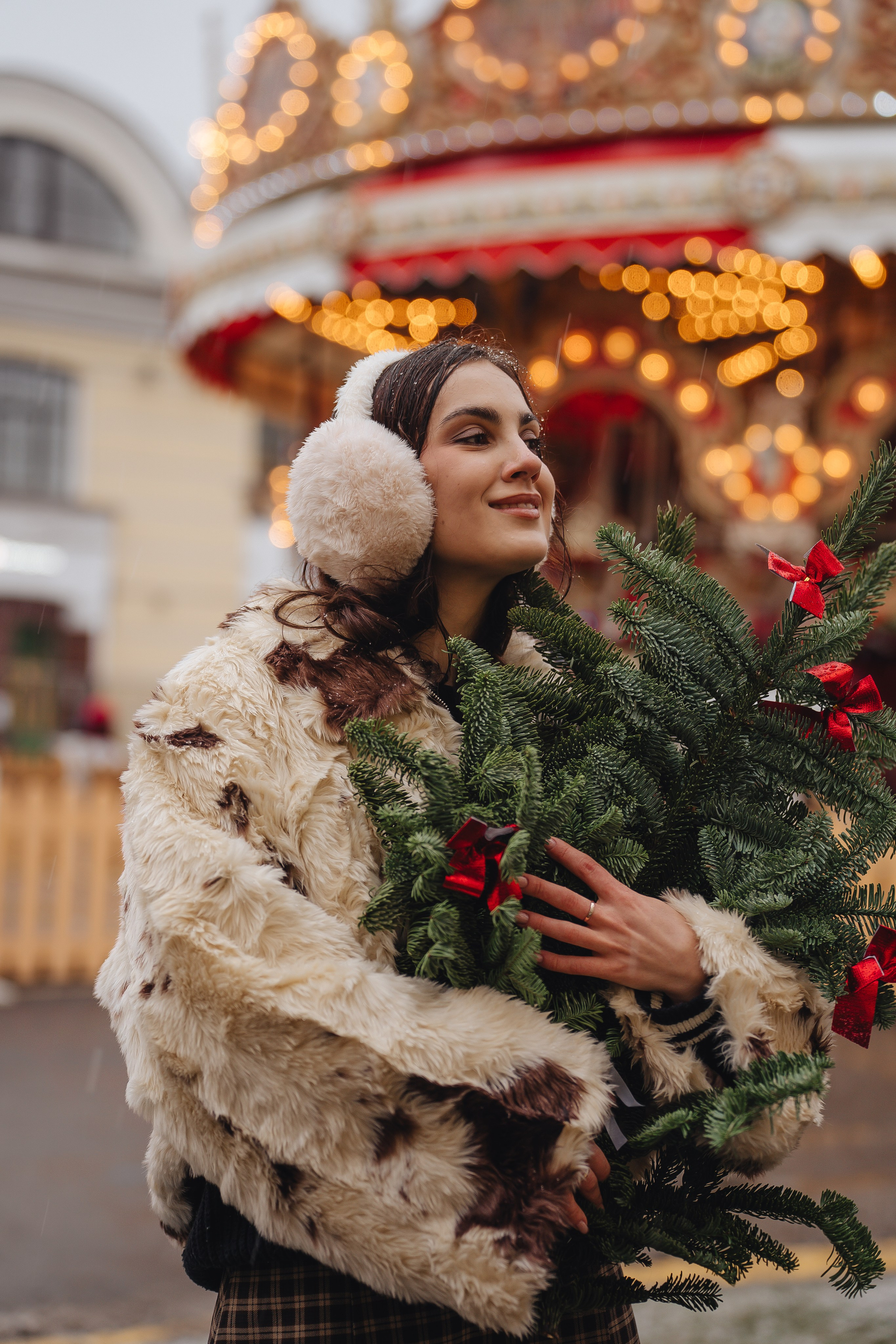 ПРОГУЛКА НА МАНЕЖНОЙ ПЛОЩАДИ ДЛЯ ДЕВУШКИ ПЕРЕД НОВЫМ ГОДОМ (НОВОГОДНЯЯ ФОТОСЕССИИЯ НА МАНЕЖНОЙ ПЛОЩАДИ). Профессиональный фотограф, Санкт-Петербург — Виктория Богомолова