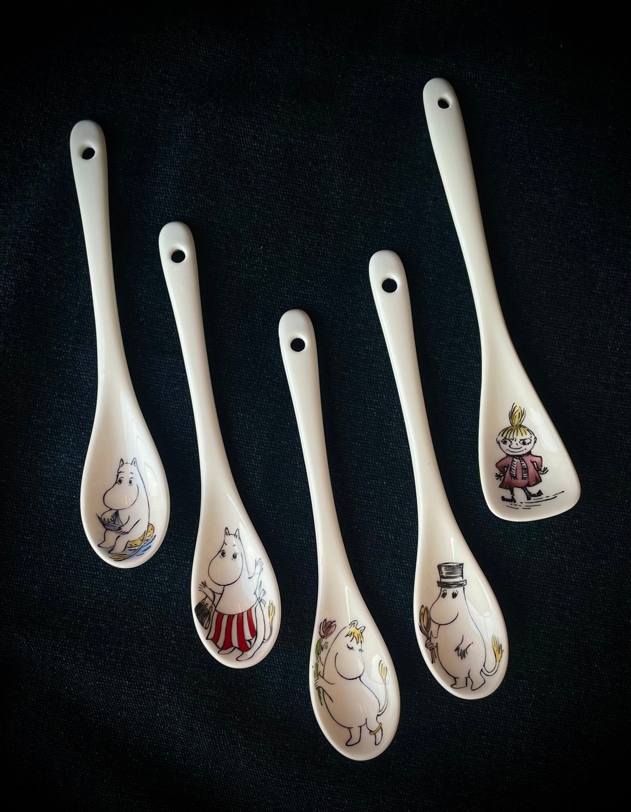 Фарфоровые ложки с Муми-троллями. Надглазурная роспись