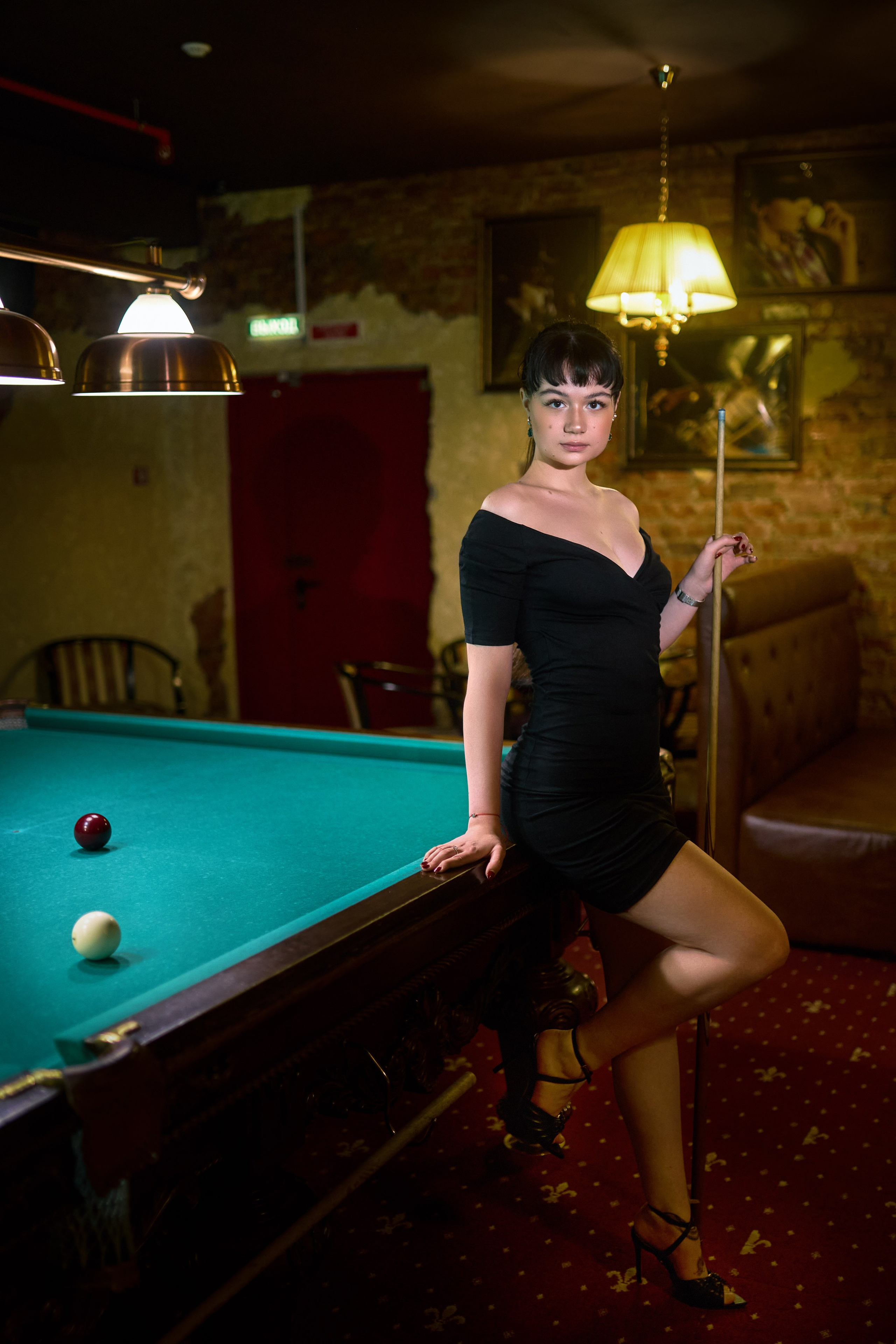 Индивидуальная женская  фотосессия в бильярдной. Чувашия, Чебоксары. Владимир Суздалов (ProMaXe) — Портретный фотограф, тематические фотосессии в Чебоксарах