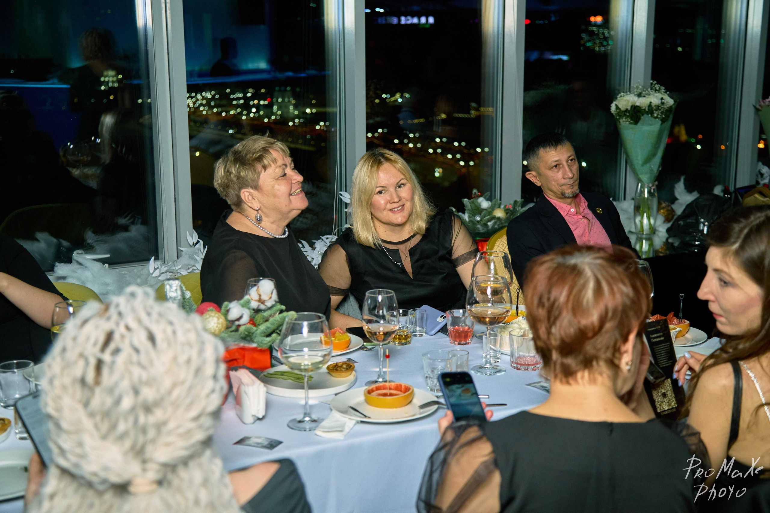 Зал КРАСА МАСС-МЕДИА ЧУВАШИИ. Владимир Суздалов (ProMaXe) — Портретный фотограф, тематические фотосессии в Чебоксарах