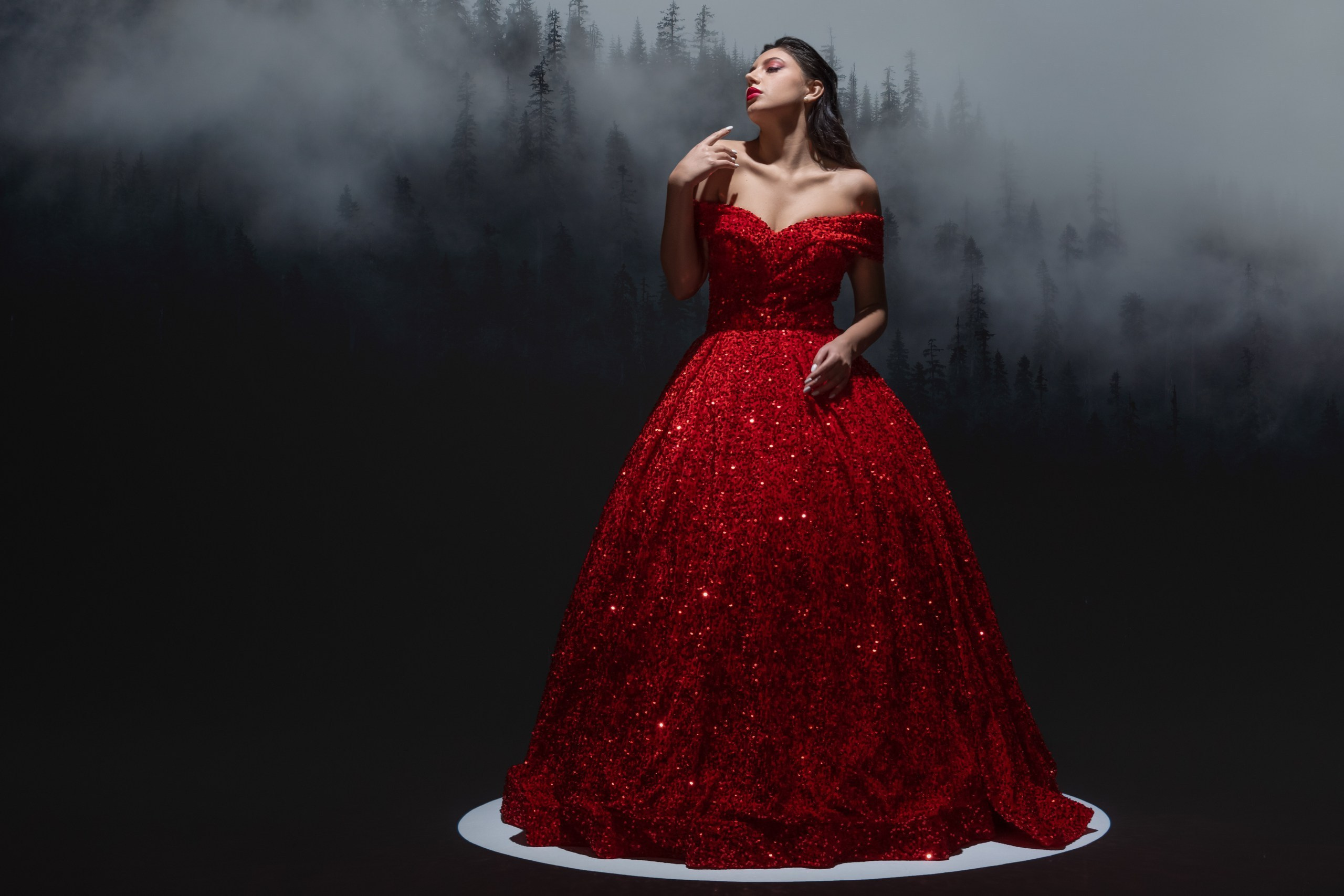 The glow of red. Sakunov Photo