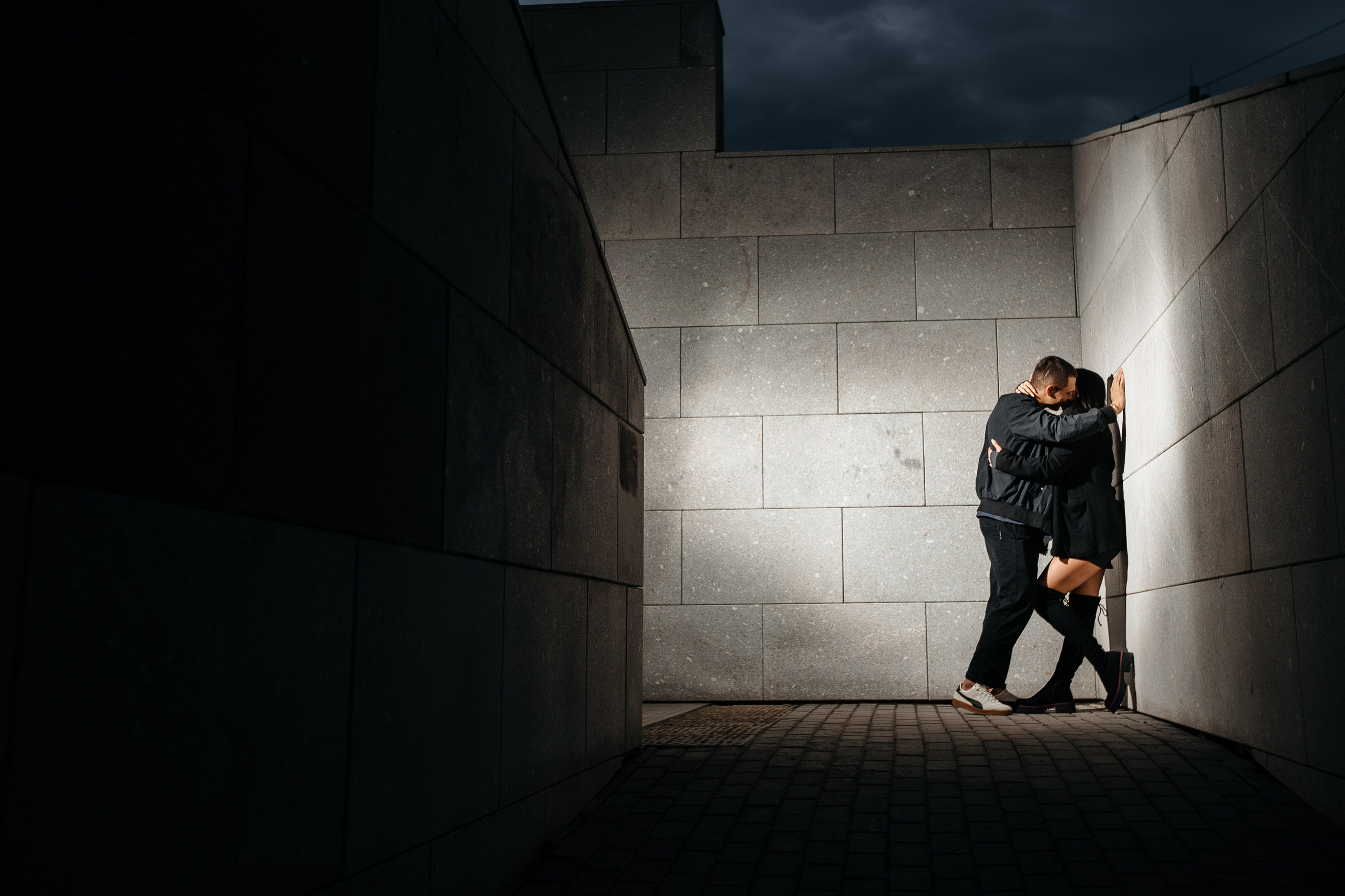 Прогулка по ночному городу. Свадебный фотограф Барнаул Алексей Павлов