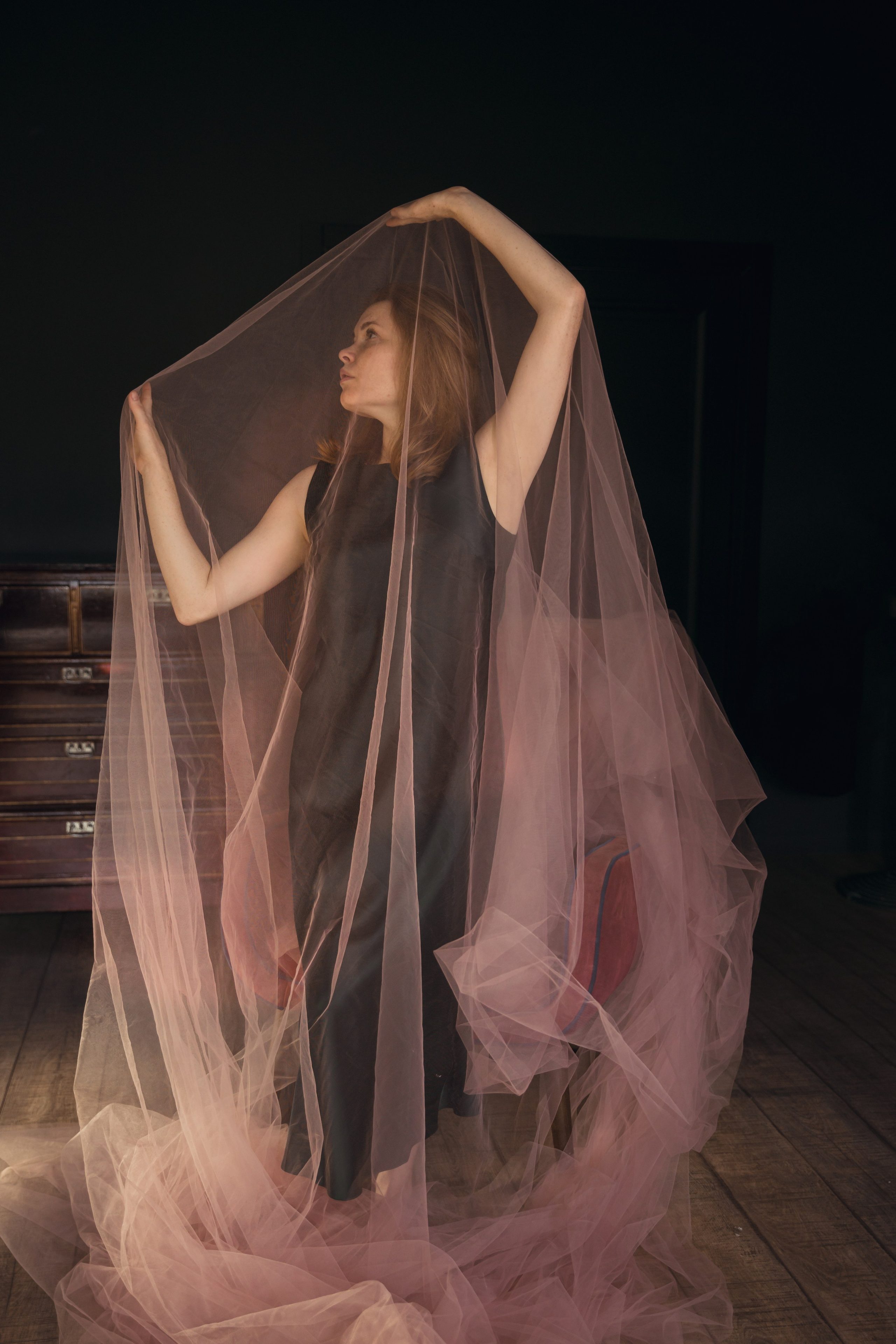 Инна Самарина_контент в темной студии. Фотограф Воронеж, Новая Усмань Мария Бублик