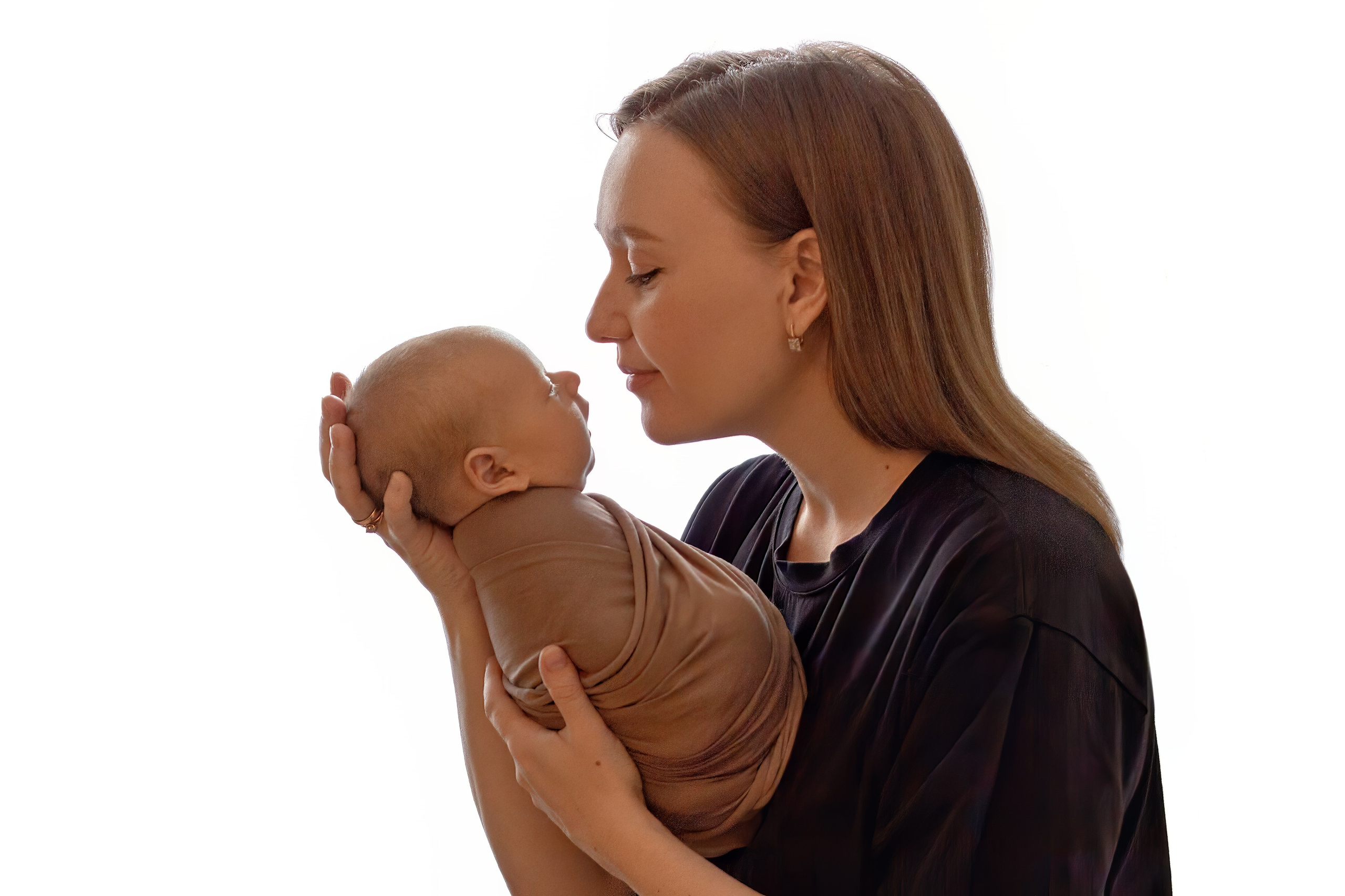 Кропотливая фотосессия маленького малыша с мамой