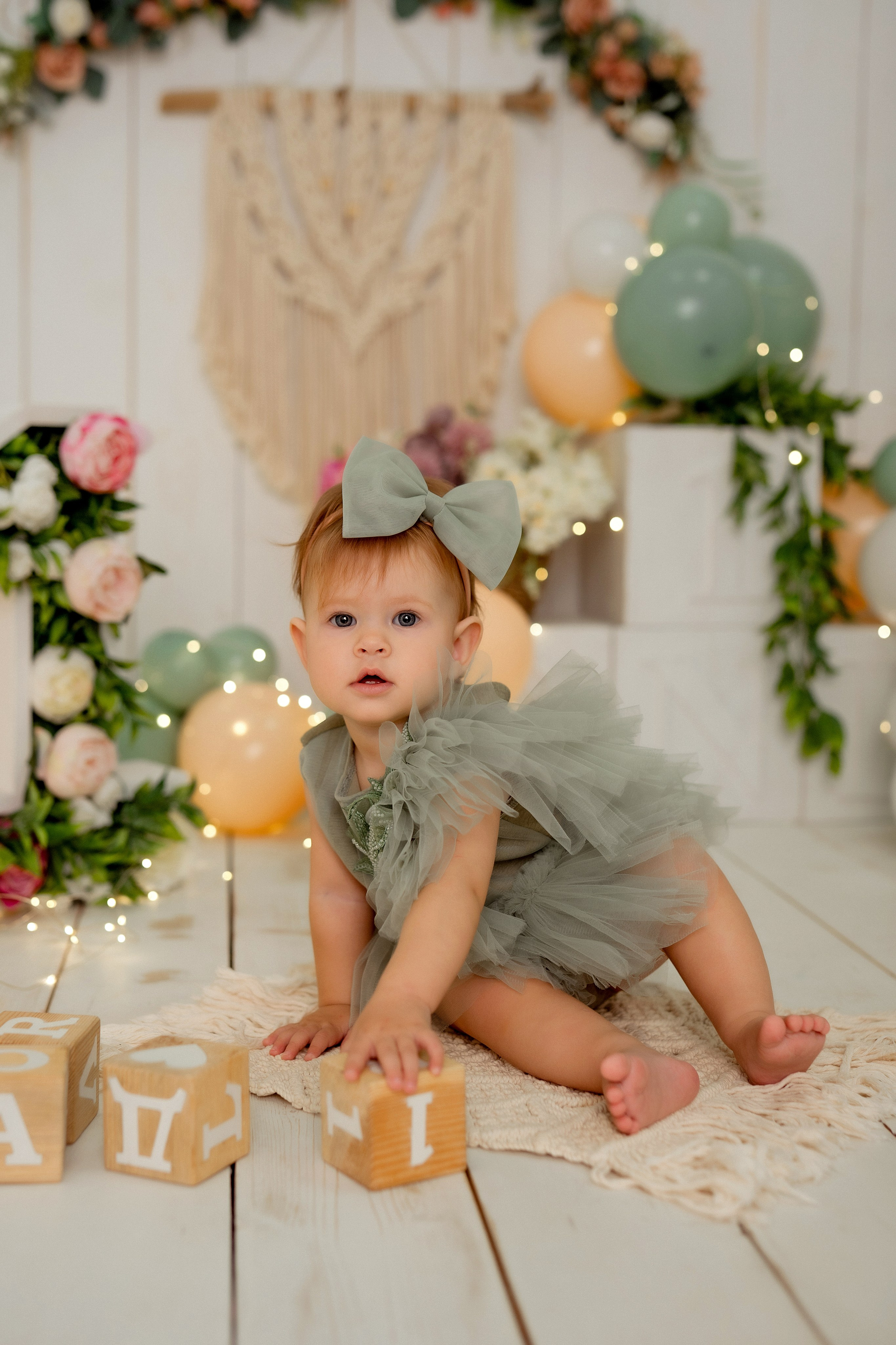 Классика для девочек. Детский и семейный фотограф в г. Ачинск Надежда Мелиоранская