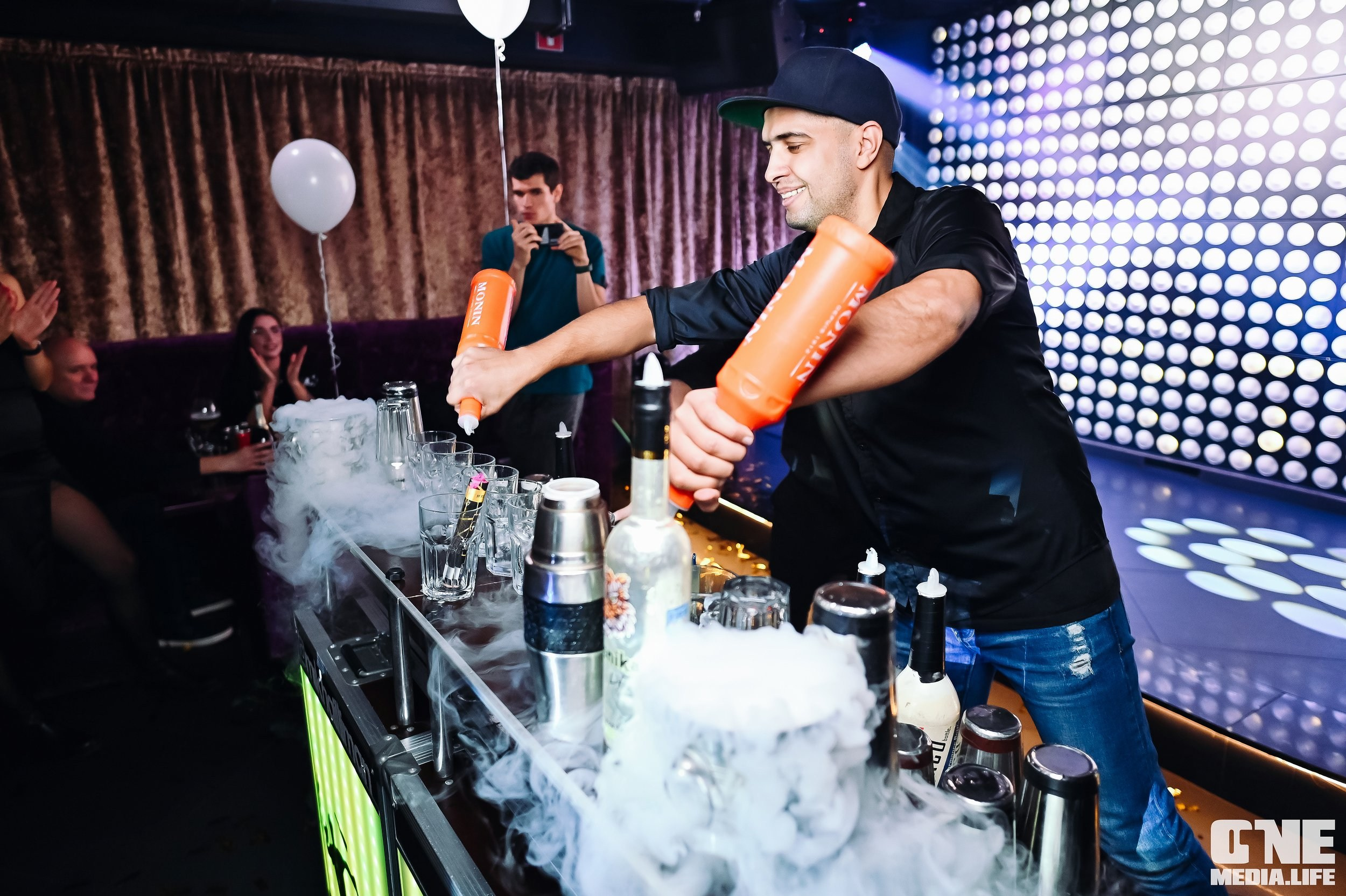 Фоторепортаж из караоке-клуба Эйфория. One Media Life: фоторепортажи, фотоотчеты с мероприятий и заведений